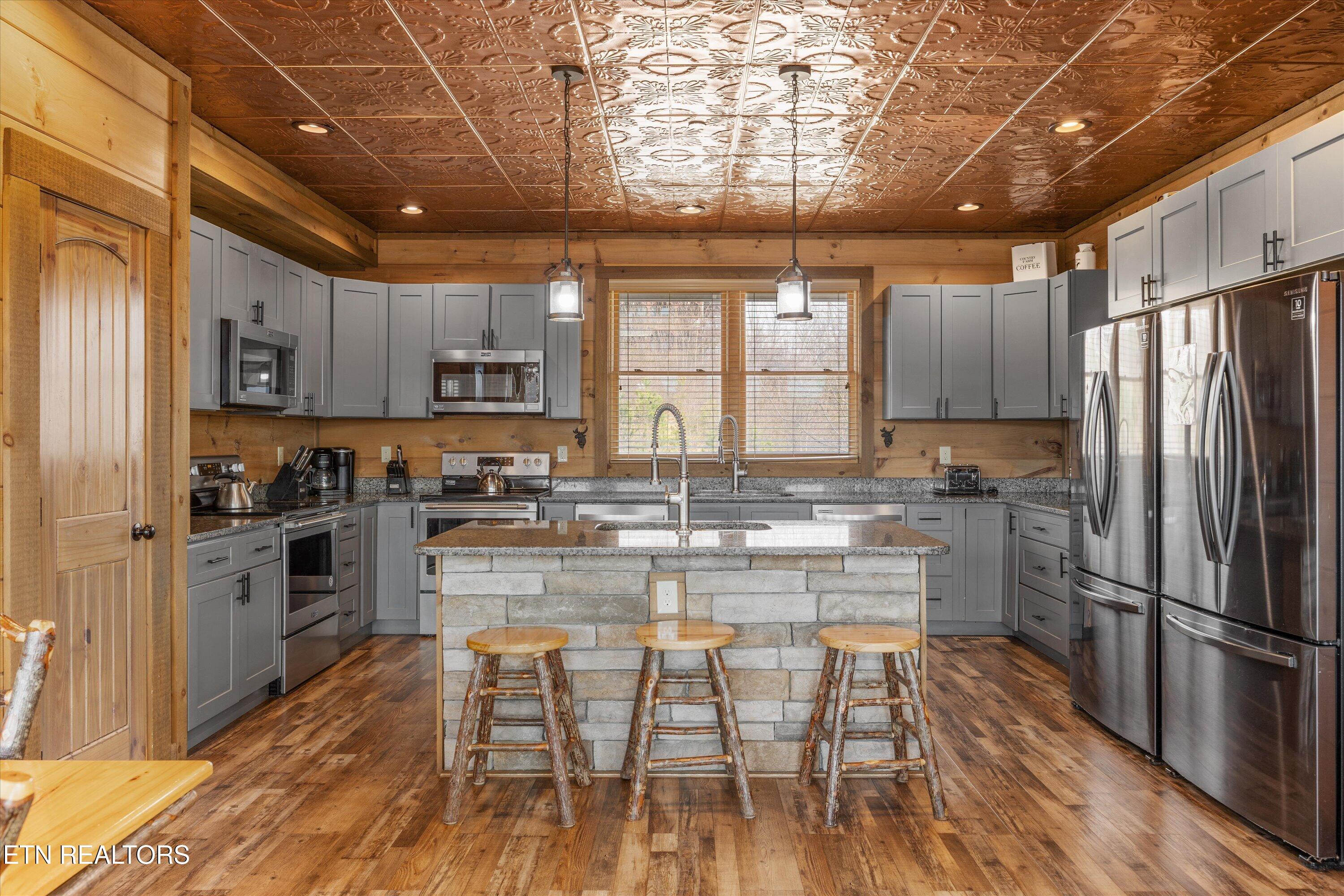 986 Chestnut Drive Gatlinburg TN 37738