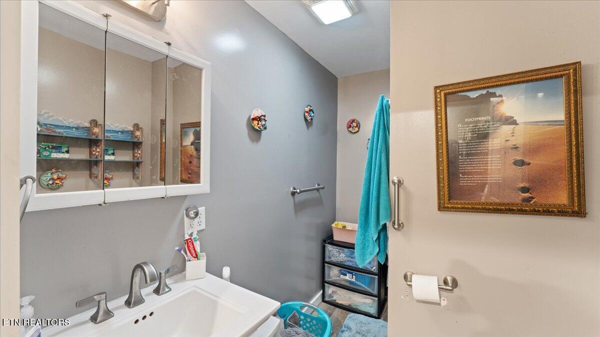 314 Blockhouse Valley Road Clinton TN 37716