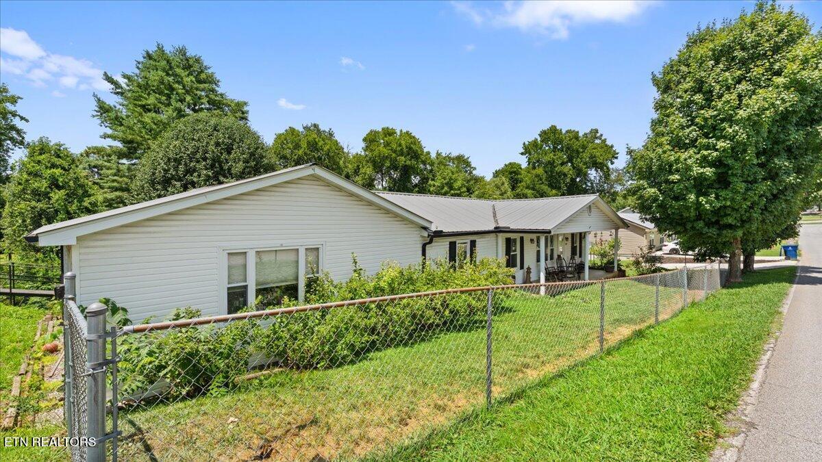 314 Blockhouse Valley Road Clinton TN 37716