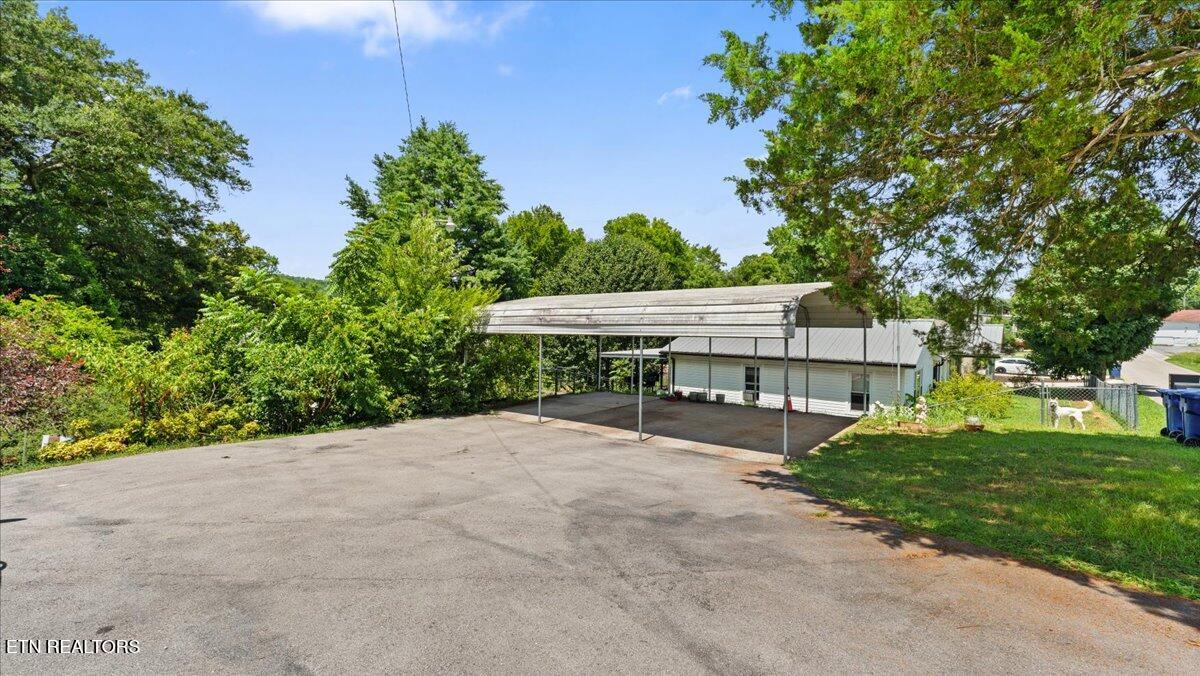 314 Blockhouse Valley Road Clinton TN 37716