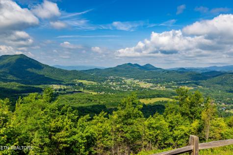 3661 Buckeye Knob Way Sevierville TN 37862