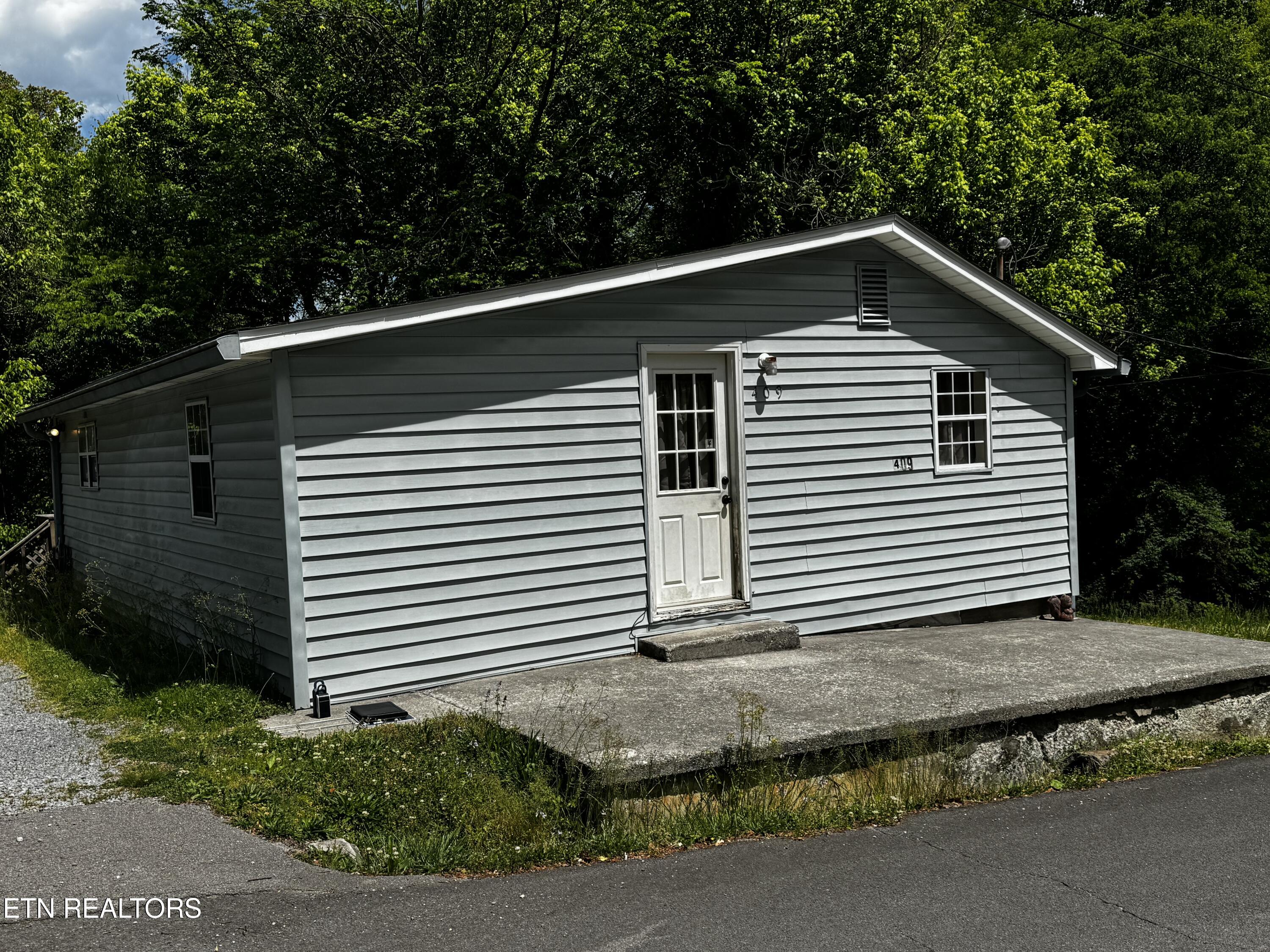 409 Jarnigan Street Clinton TN 37716