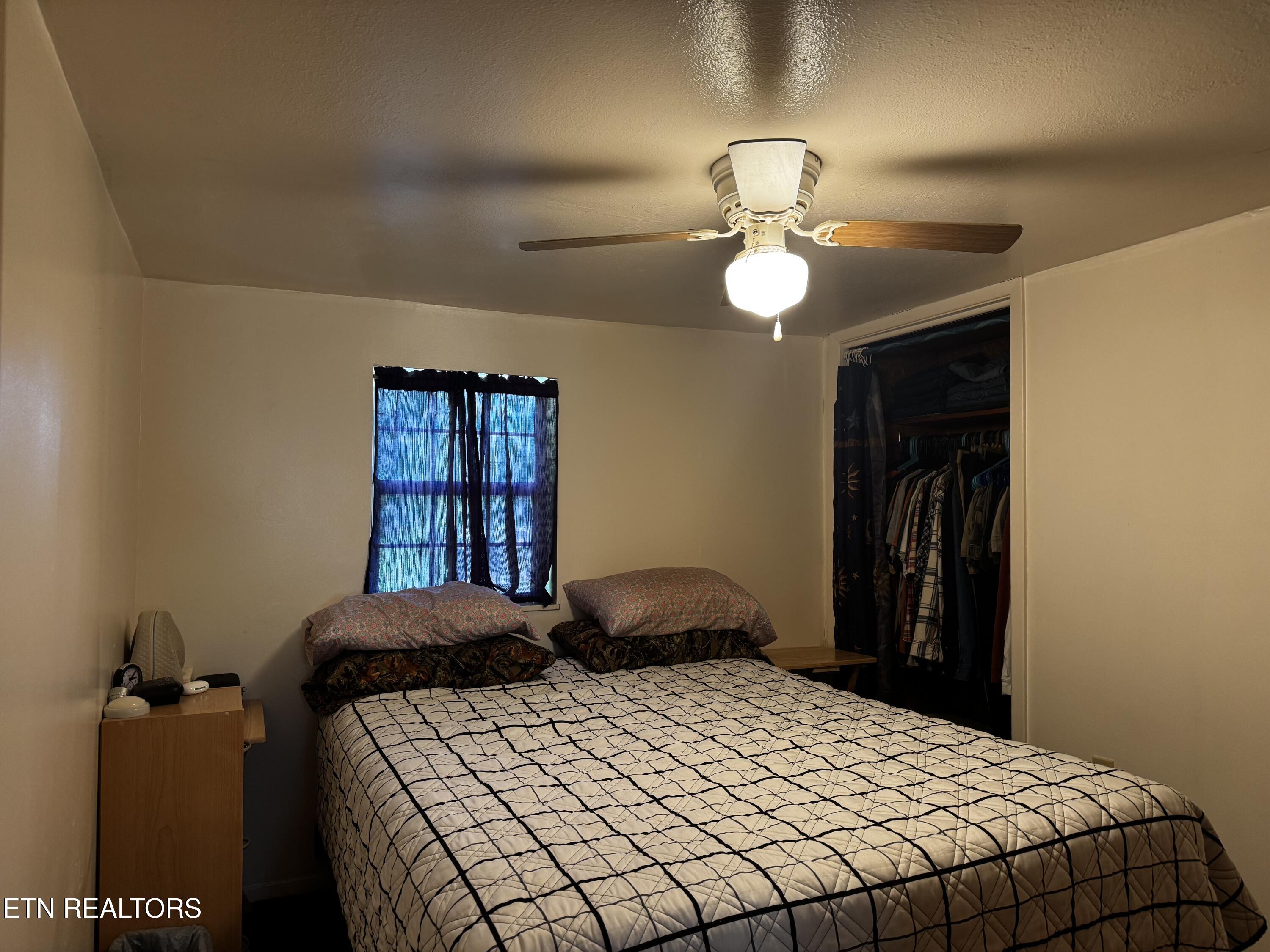 409 Jarnigan Street Clinton TN 37716