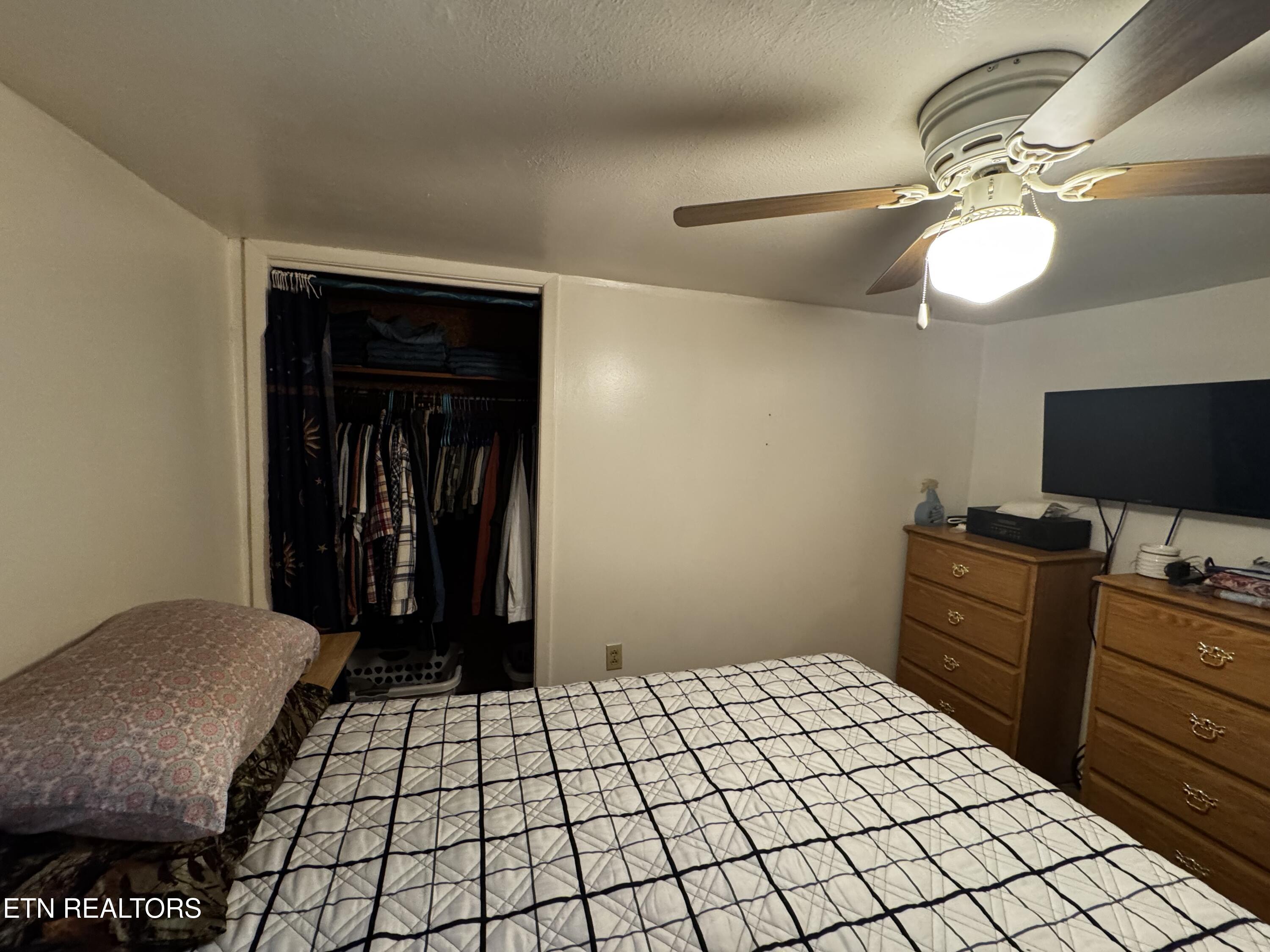 409 Jarnigan Street Clinton TN 37716