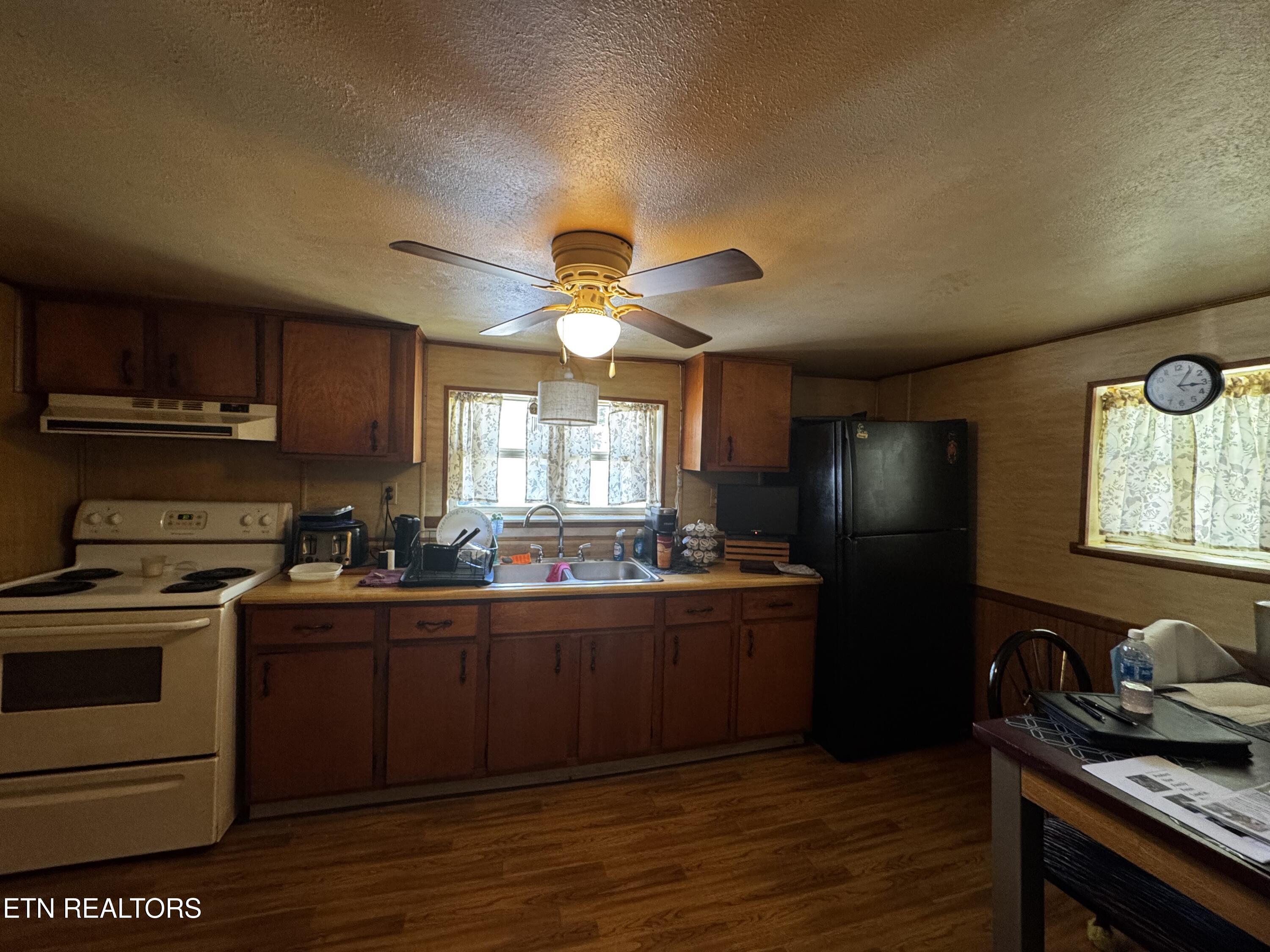 409 Jarnigan Street Clinton TN 37716