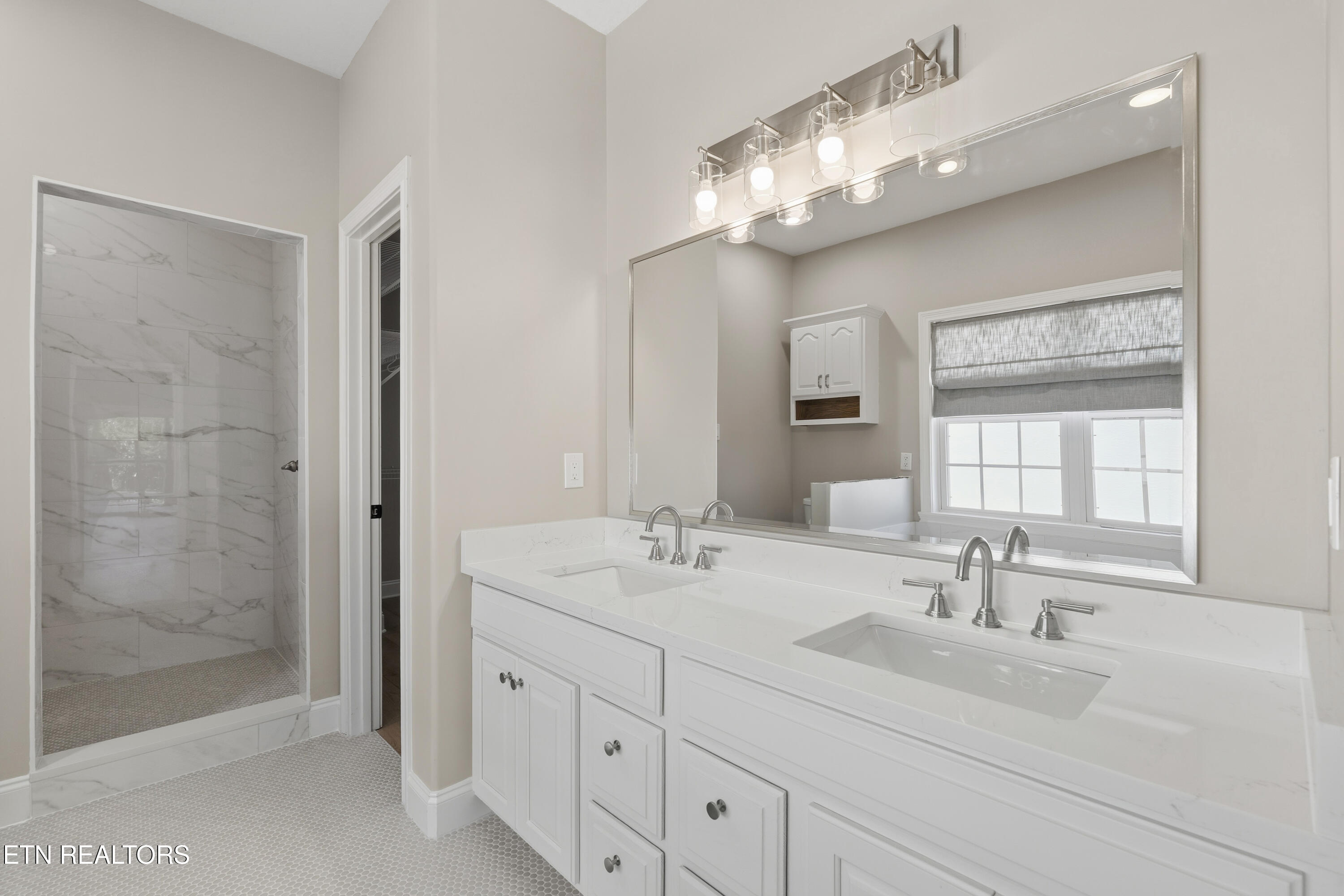 1049 Rarity Bay Parkway Vonore TN 37885