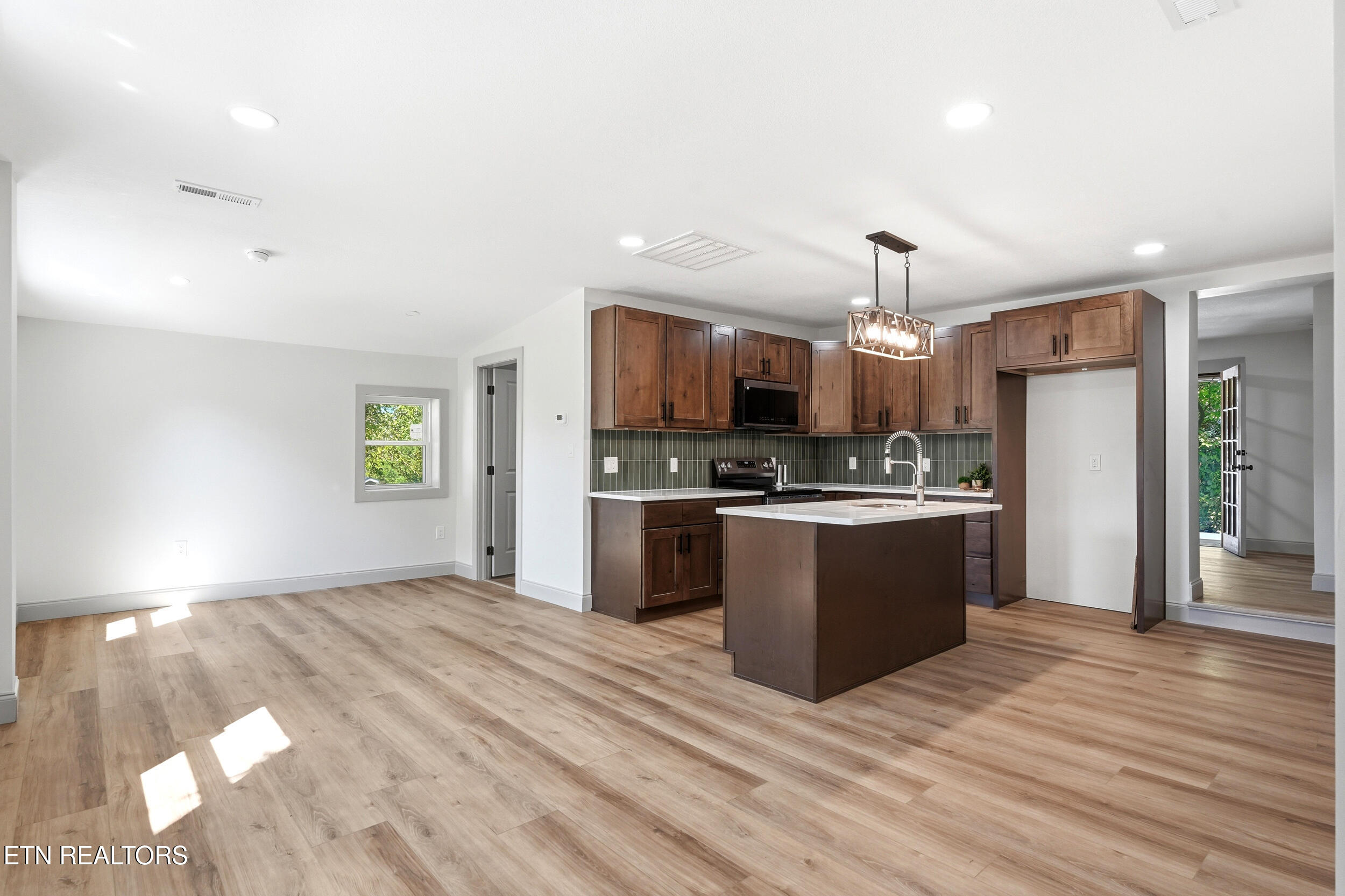 315 Poplar Street Lenoir City TN 37771