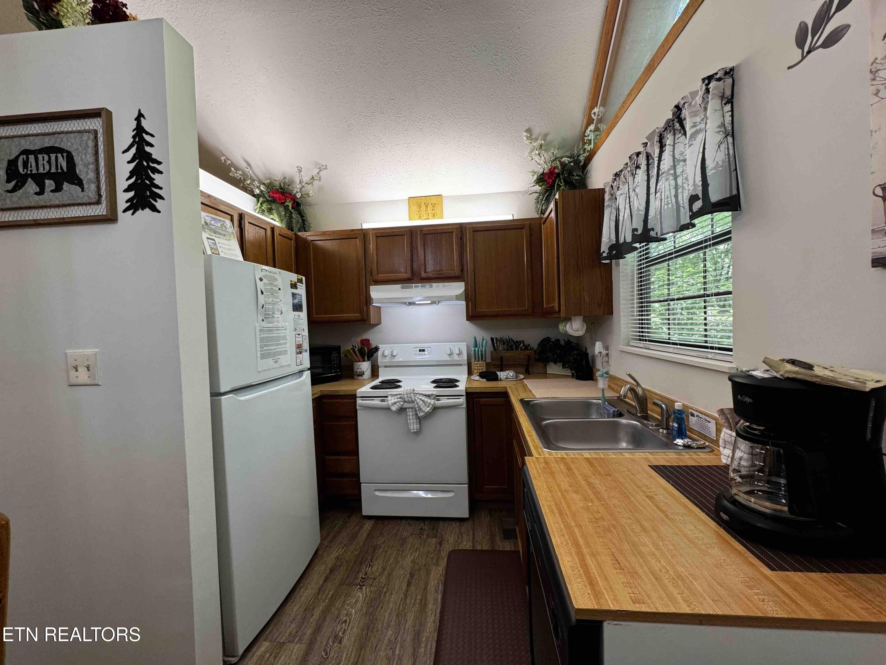 653 Oaks View Court Pigeon Forge TN 37863