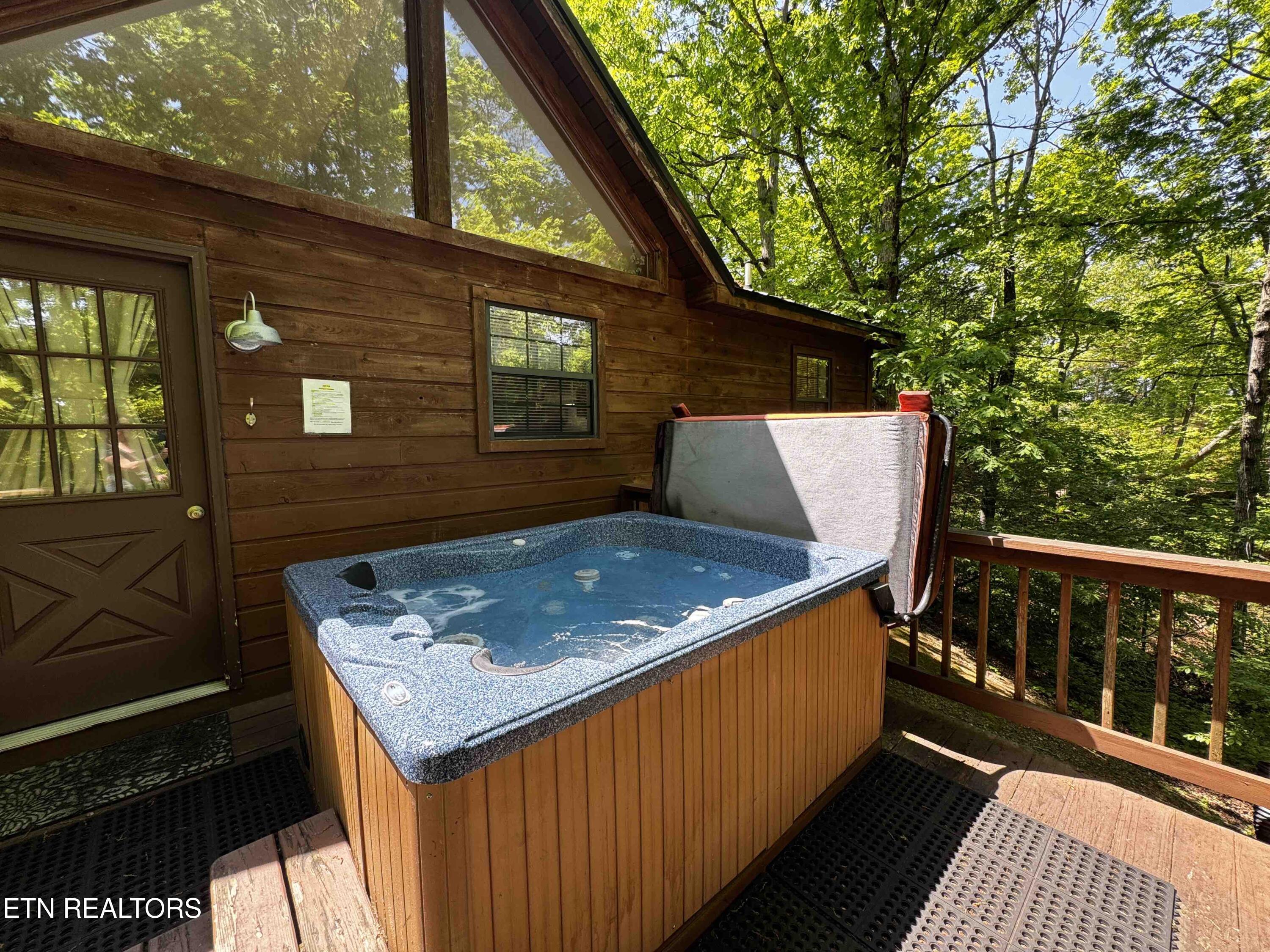 653 Oaks View Court Pigeon Forge TN 37863