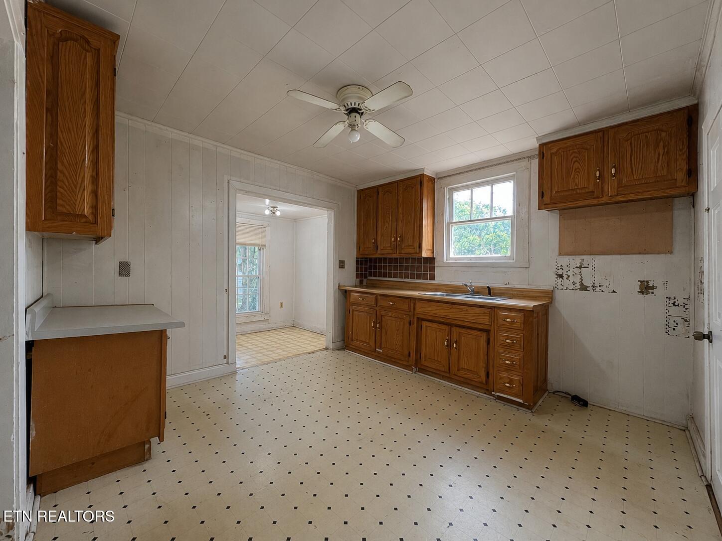 1732 N Wright Road Alcoa TN 37701