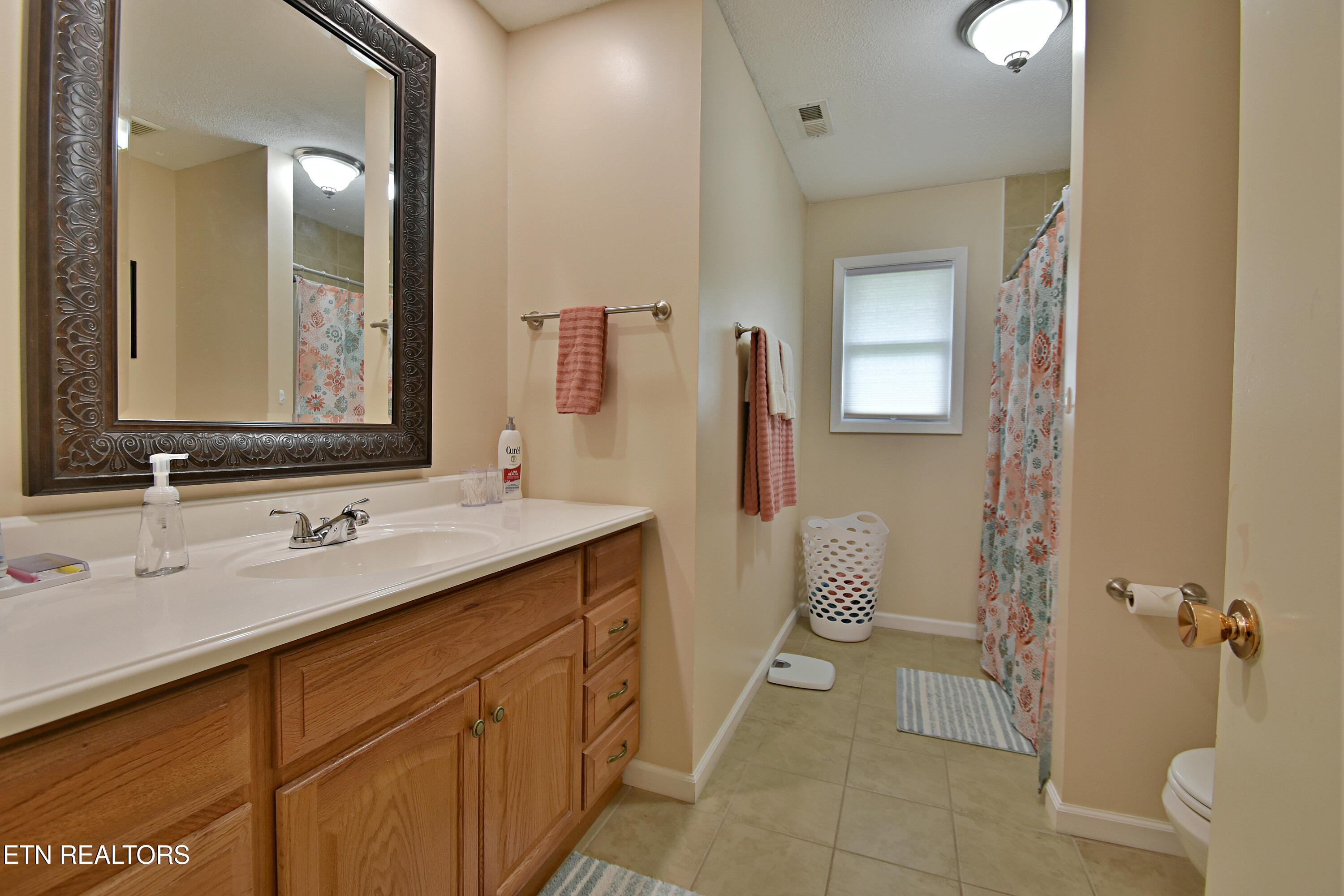 509 E Meadecrest Drive Knoxville TN 37923