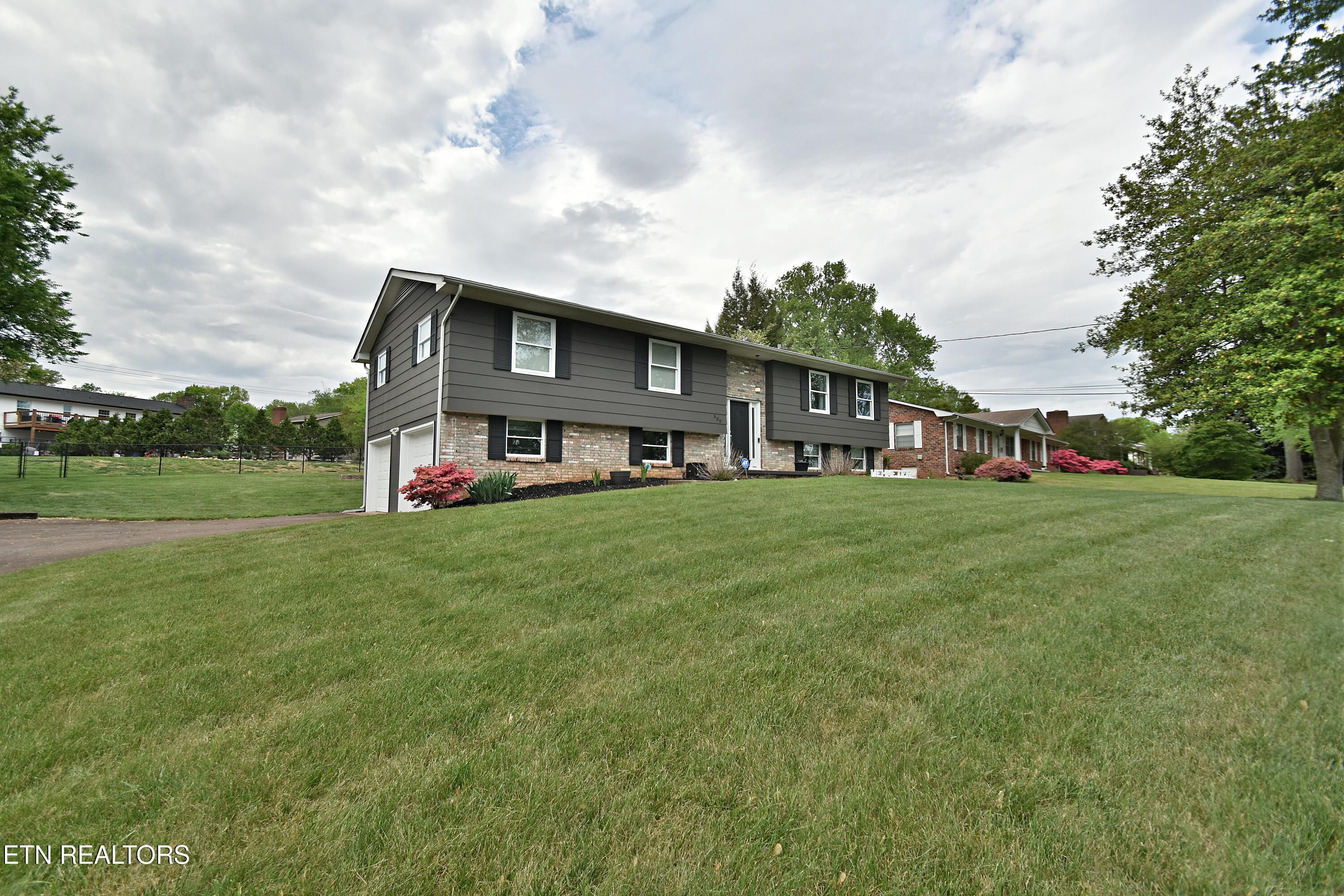 509 E Meadecrest Drive Knoxville TN 37923
