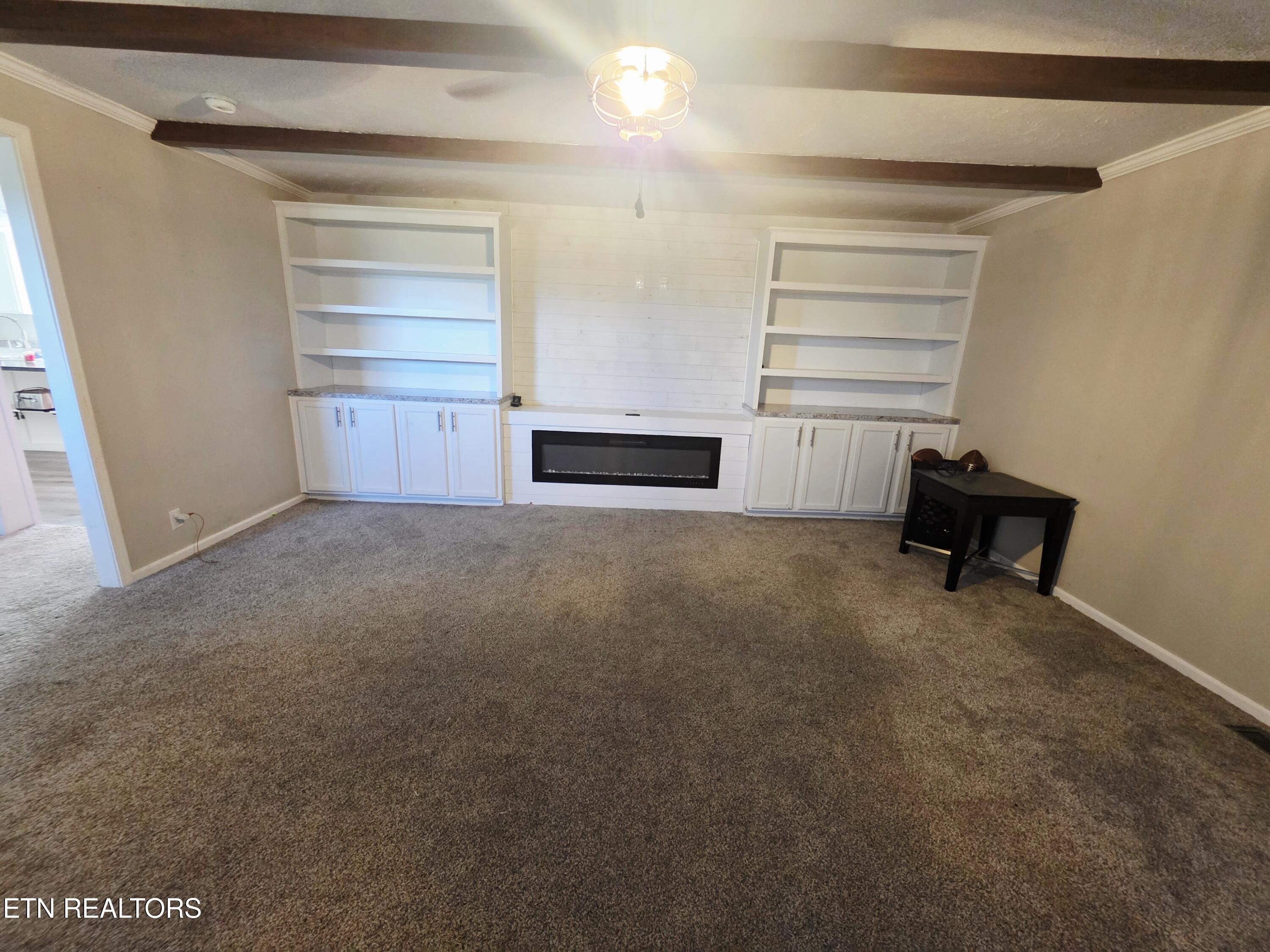 1895 Fords Chapel Road New Tazewell TN 37825