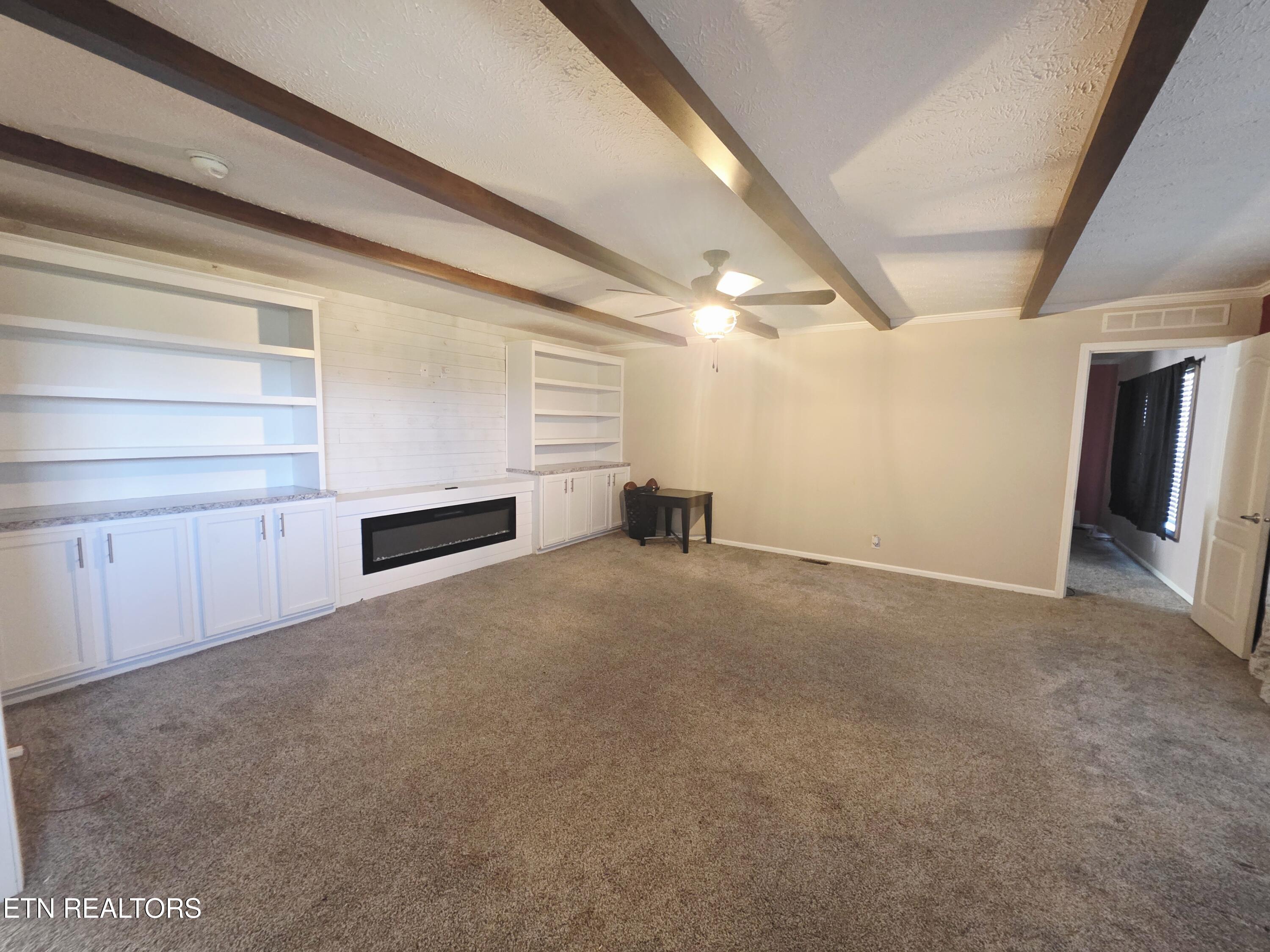 1895 Fords Chapel Road New Tazewell TN 37825