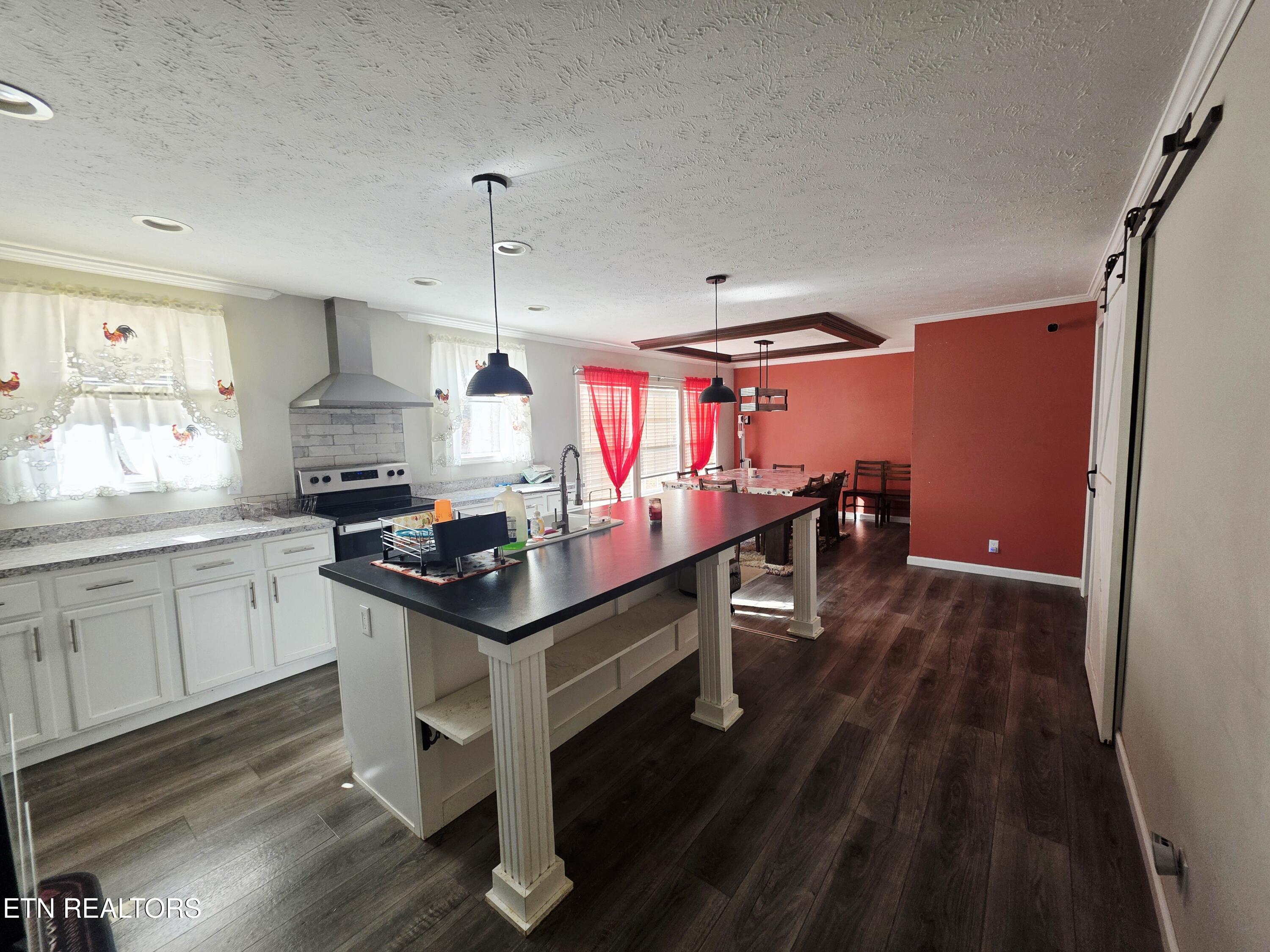 1895 Fords Chapel Road New Tazewell TN 37825
