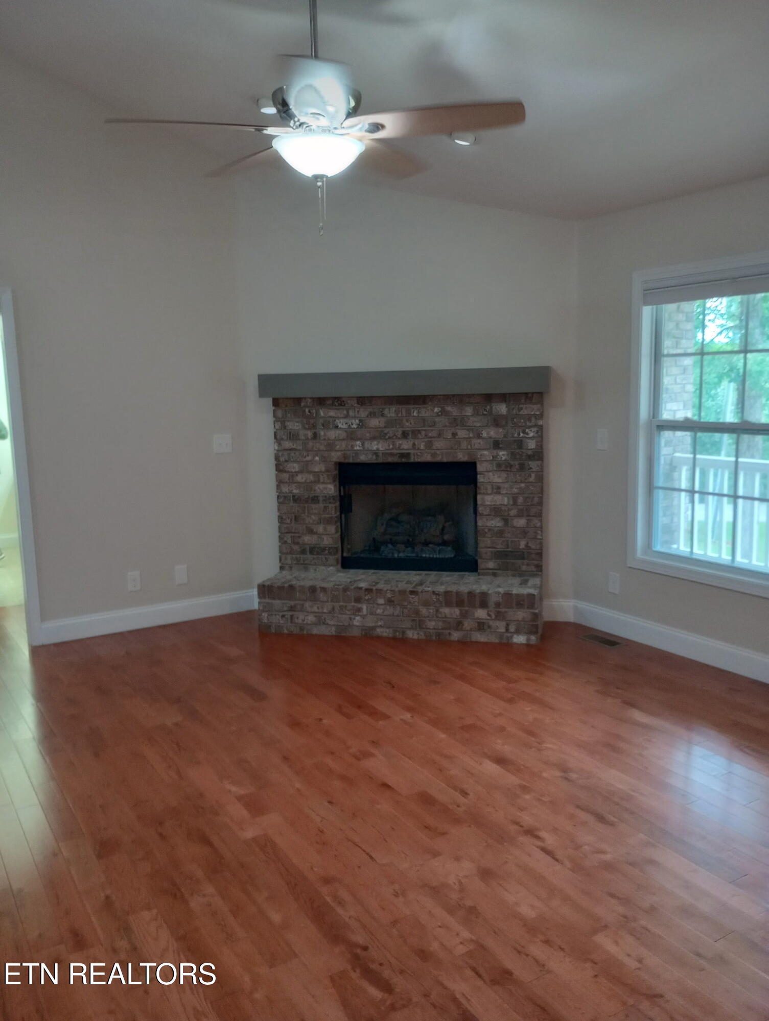 62 Cardinal Loop Crossville TN 38555