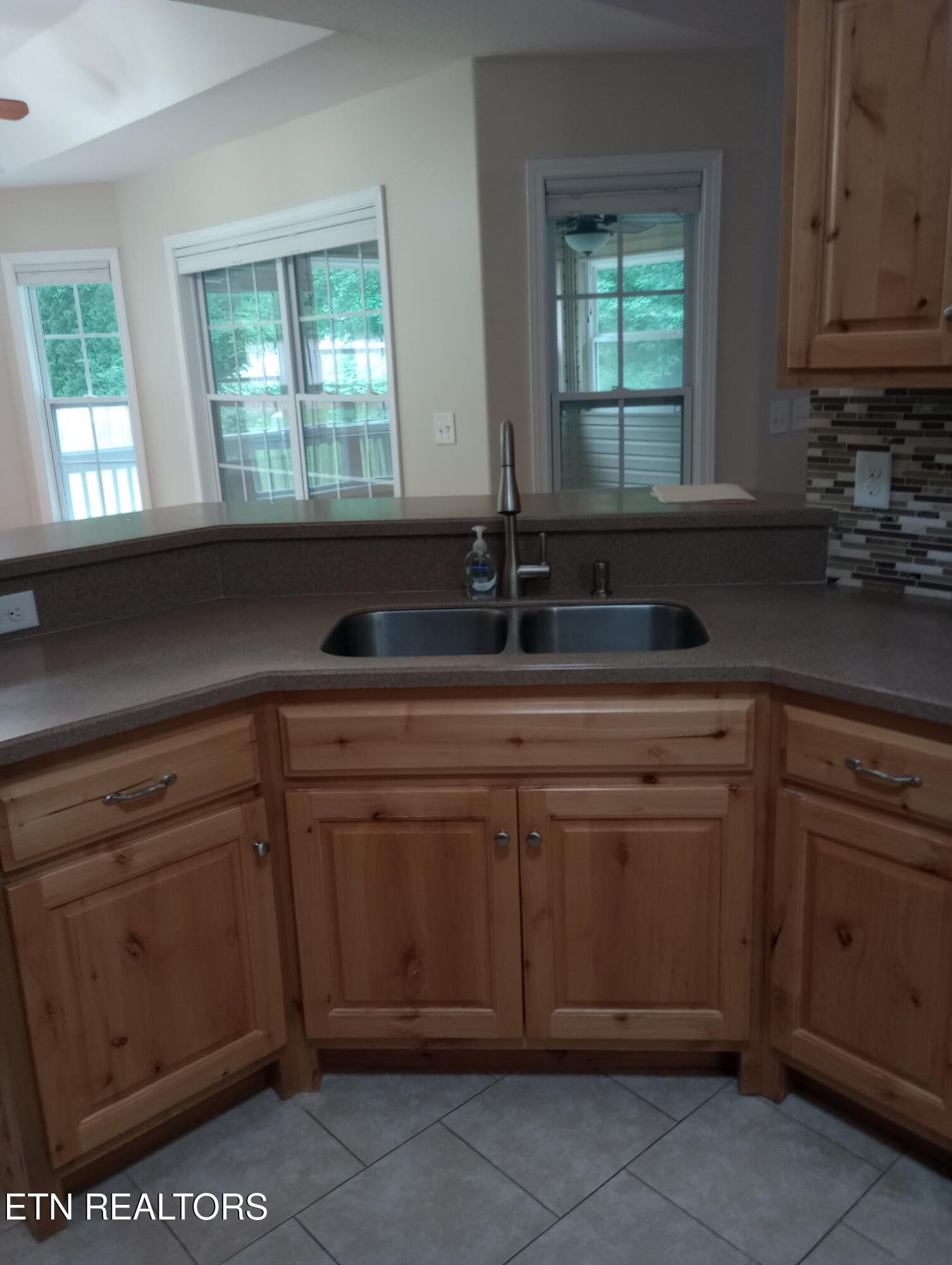 62 Cardinal Loop Crossville TN 38555