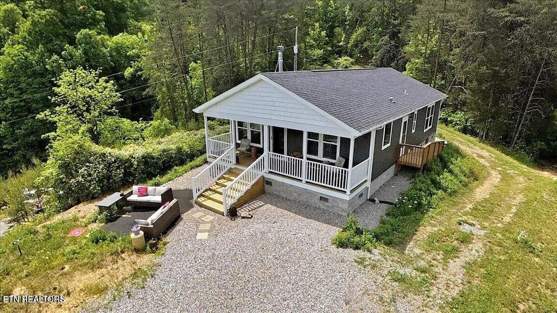 3796 Highway 25e S Tazewell TN 37879