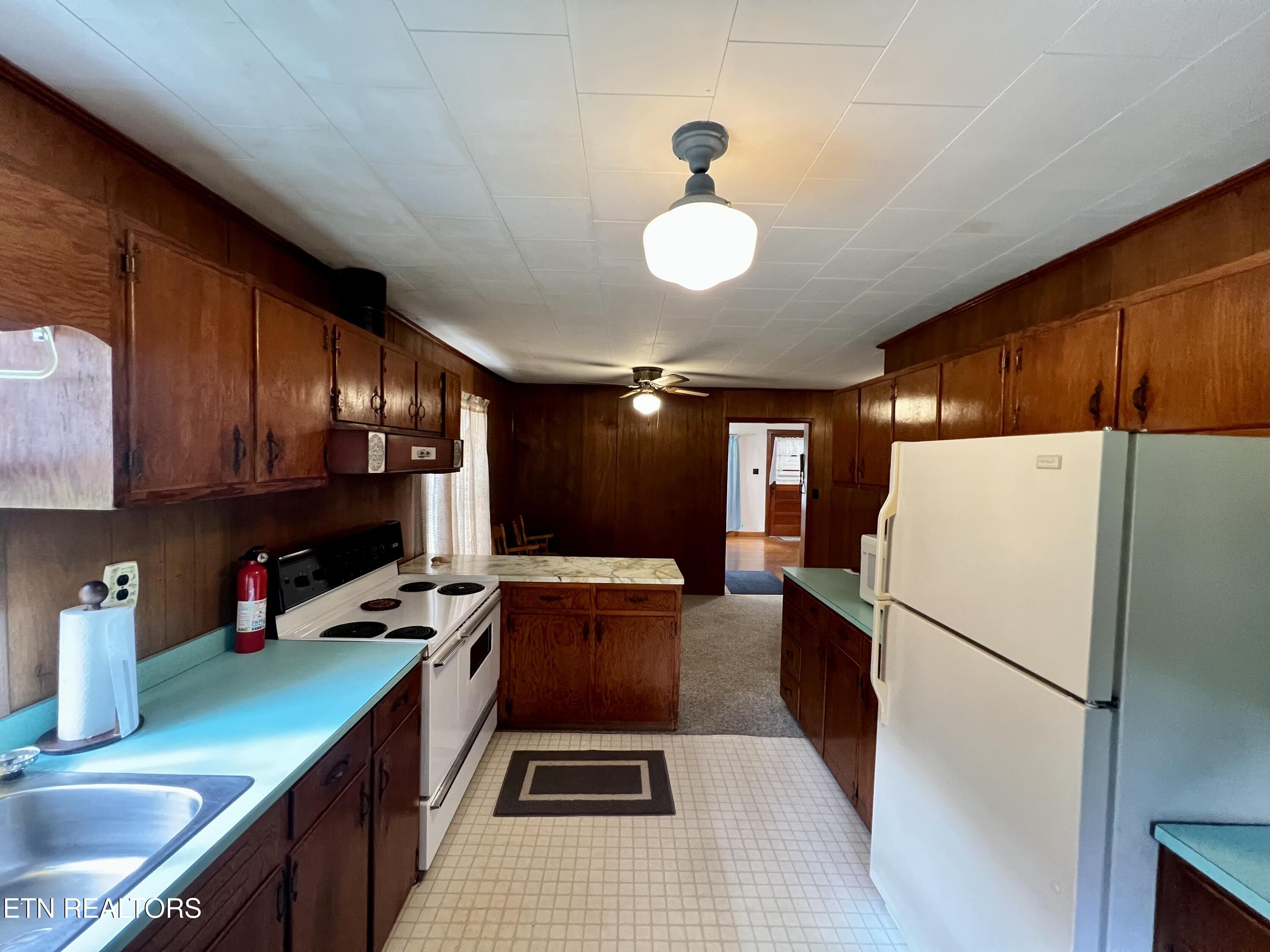 2750 Buffalo Road Oneida TN 37841