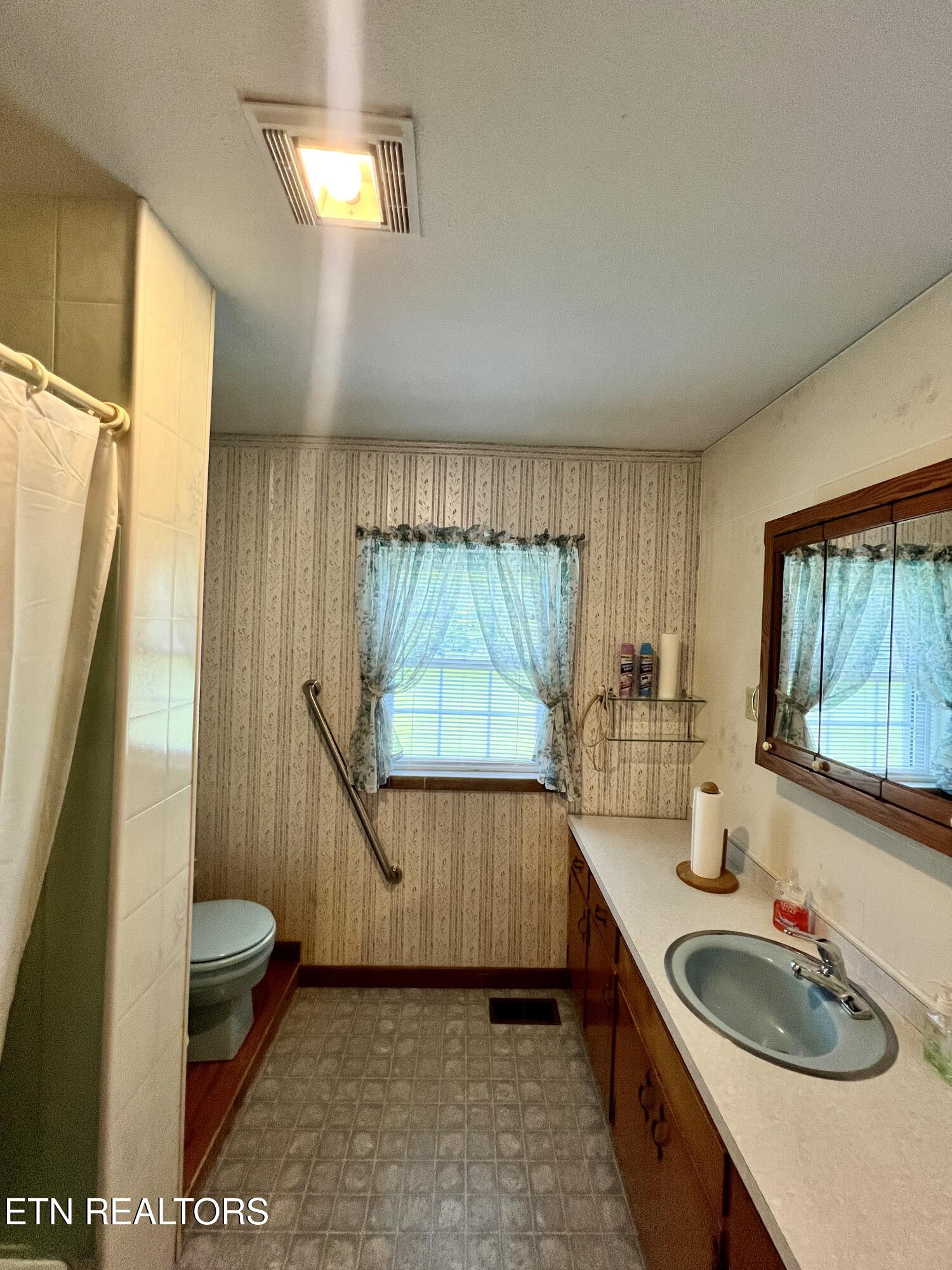 2750 Buffalo Road Oneida TN 37841
