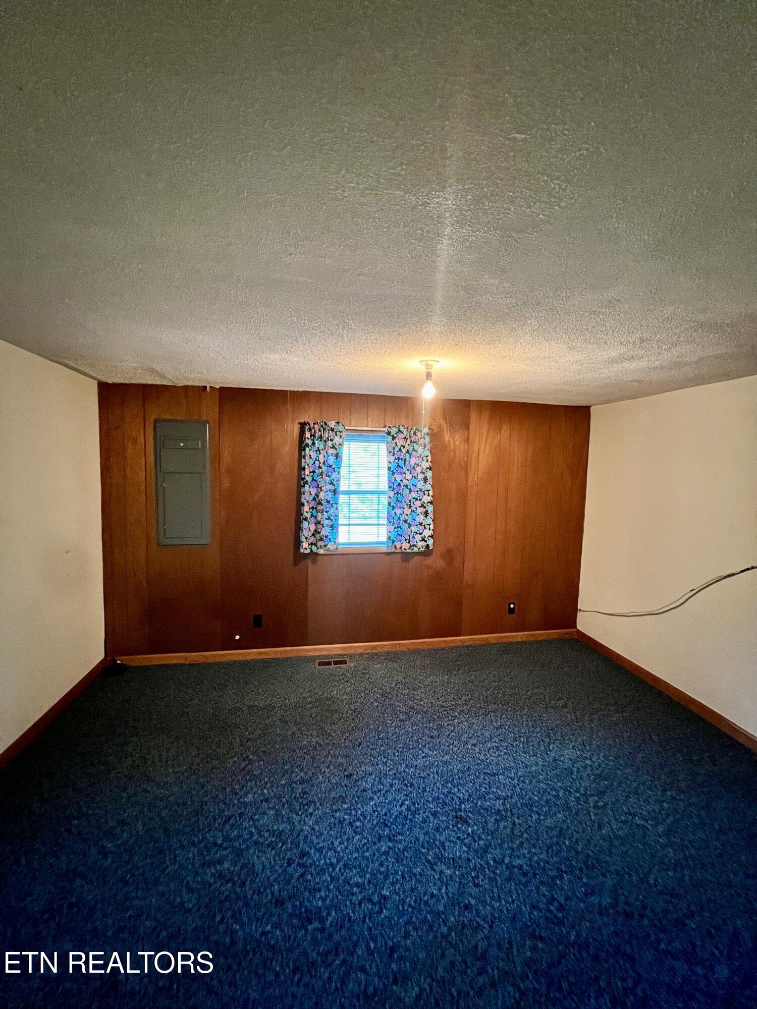 2750 Buffalo Road Oneida TN 37841