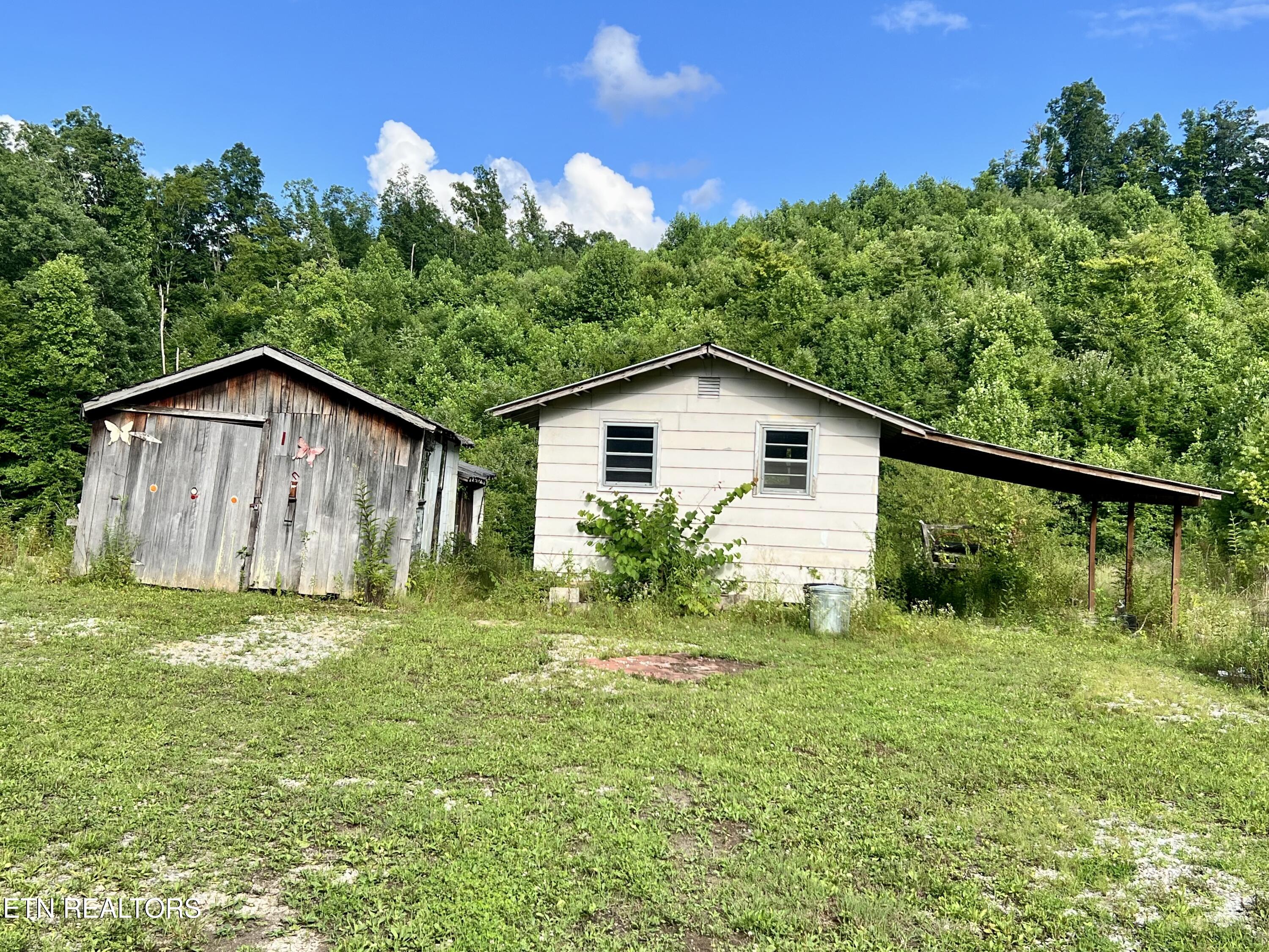 2750 Buffalo Road Oneida TN 37841