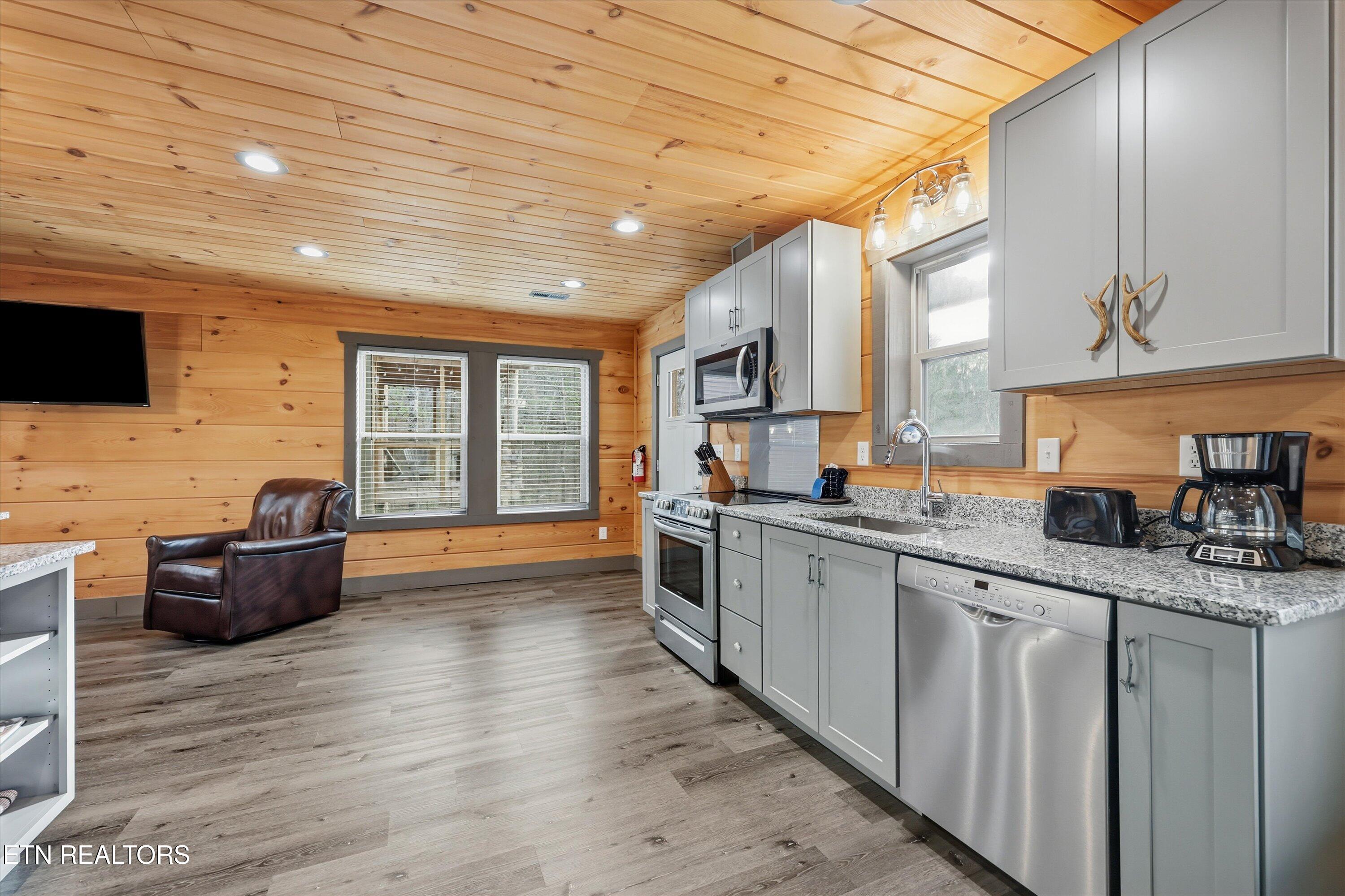 1010 Ravens Ford Way Sevierville TN 37876
