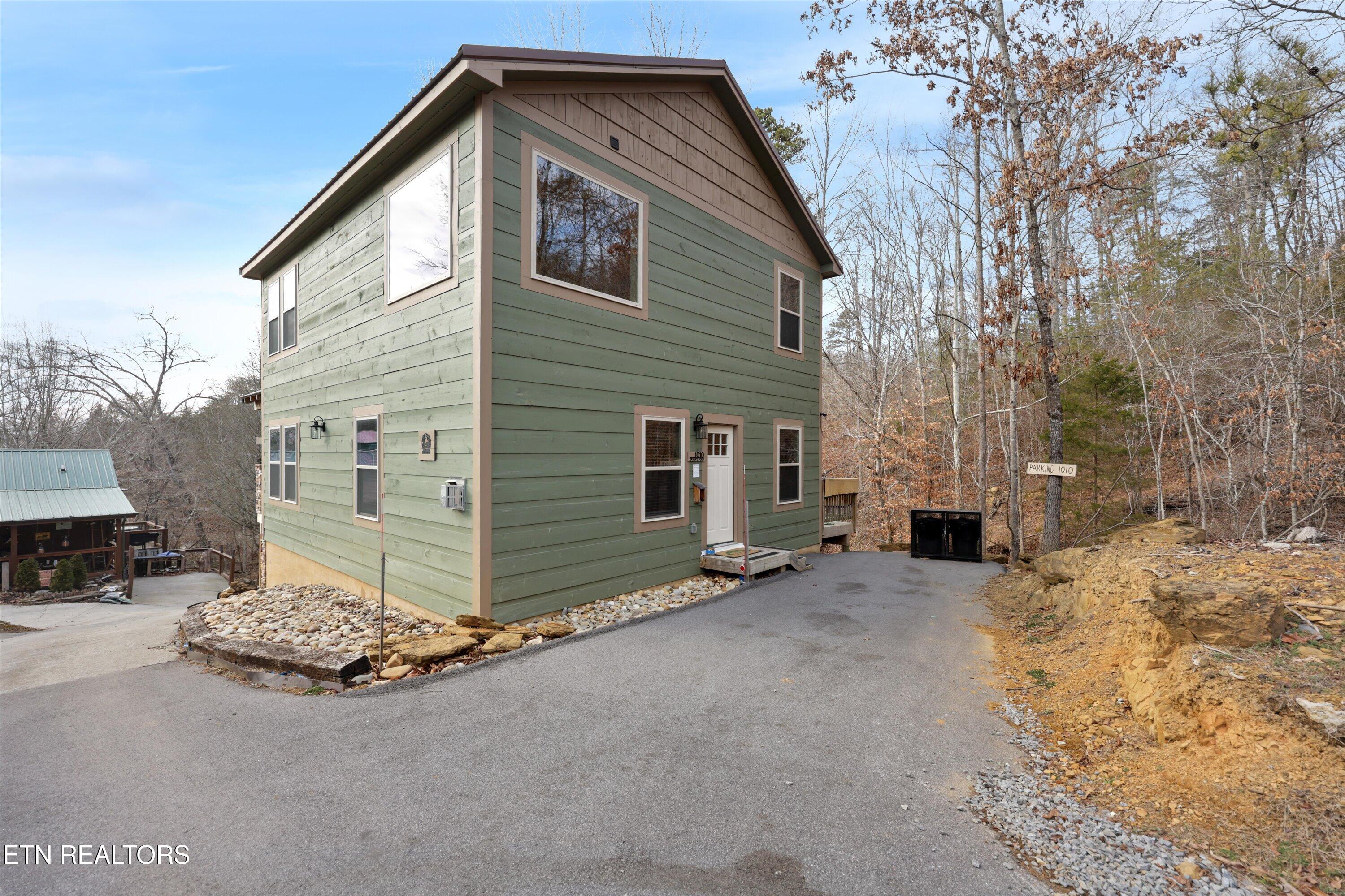 1010 Ravens Ford Way Sevierville TN 37876
