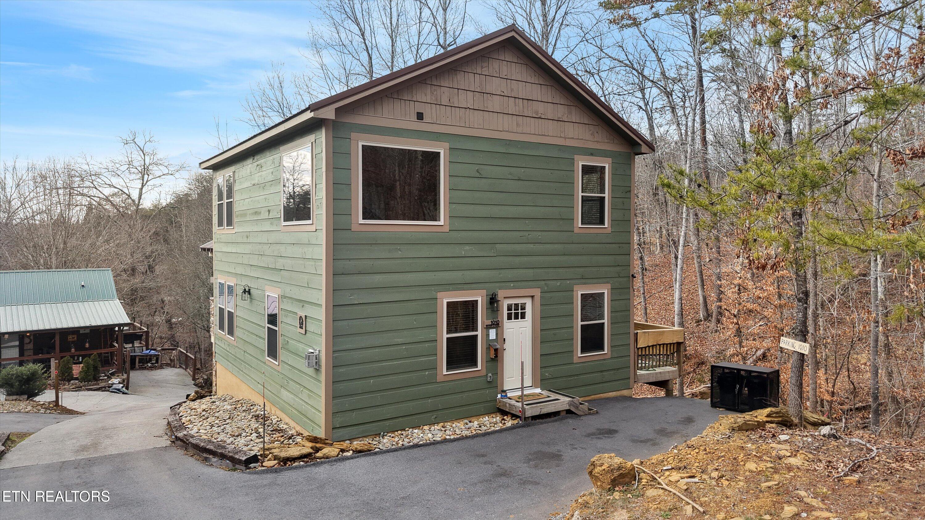 1010 Ravens Ford Way Sevierville TN 37876