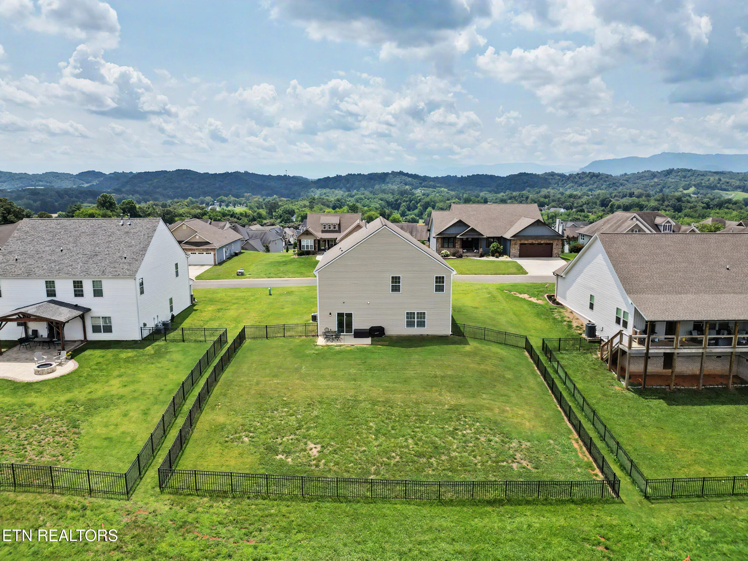 2738 Vista Meadows Lane Sevierville TN 37876