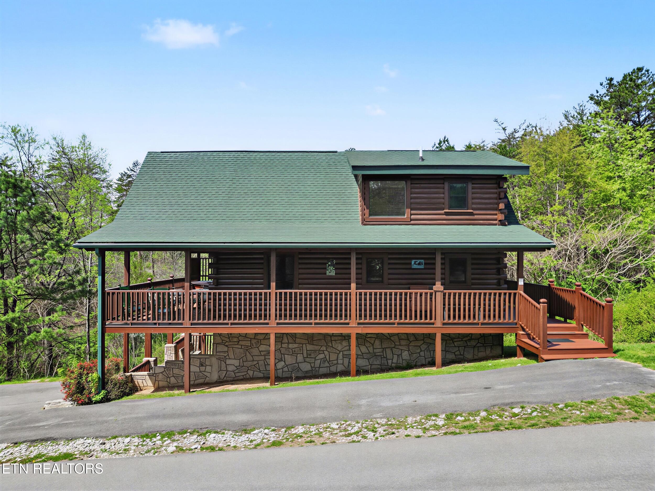1984 E Mountain View Way Sevierville TN 37862