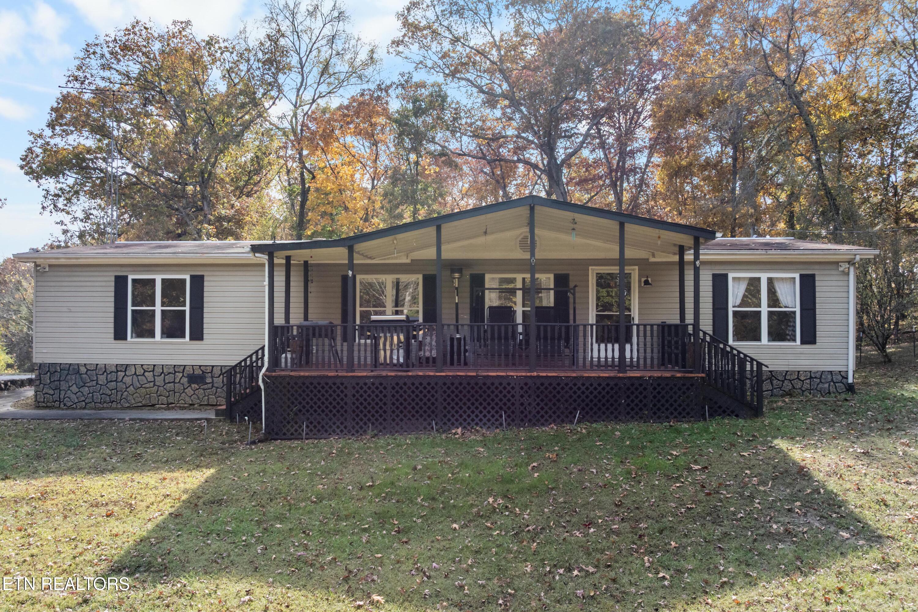 2315 Jim Henry Road Dandridge TN 37725