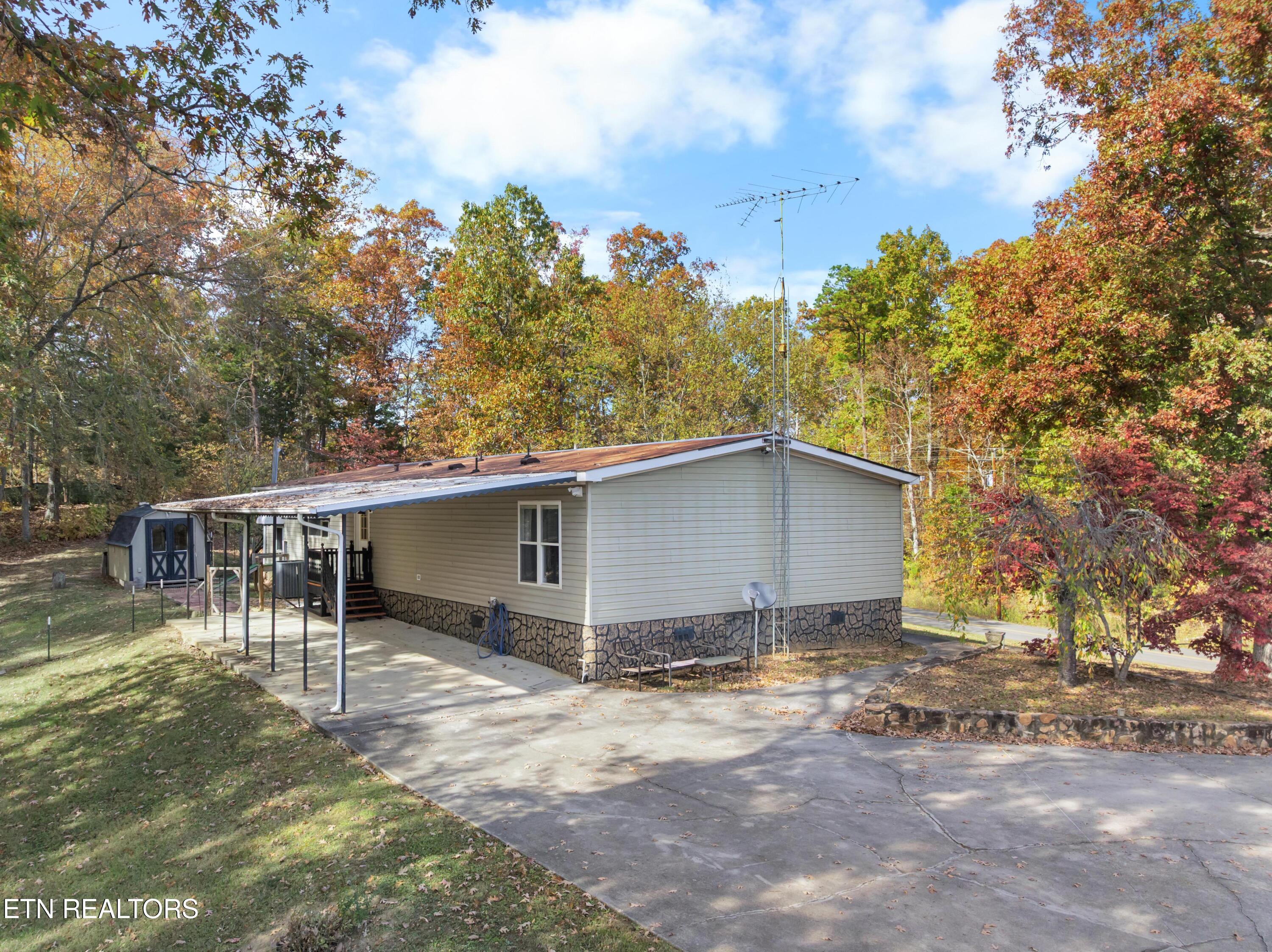 2315 Jim Henry Road Dandridge TN 37725