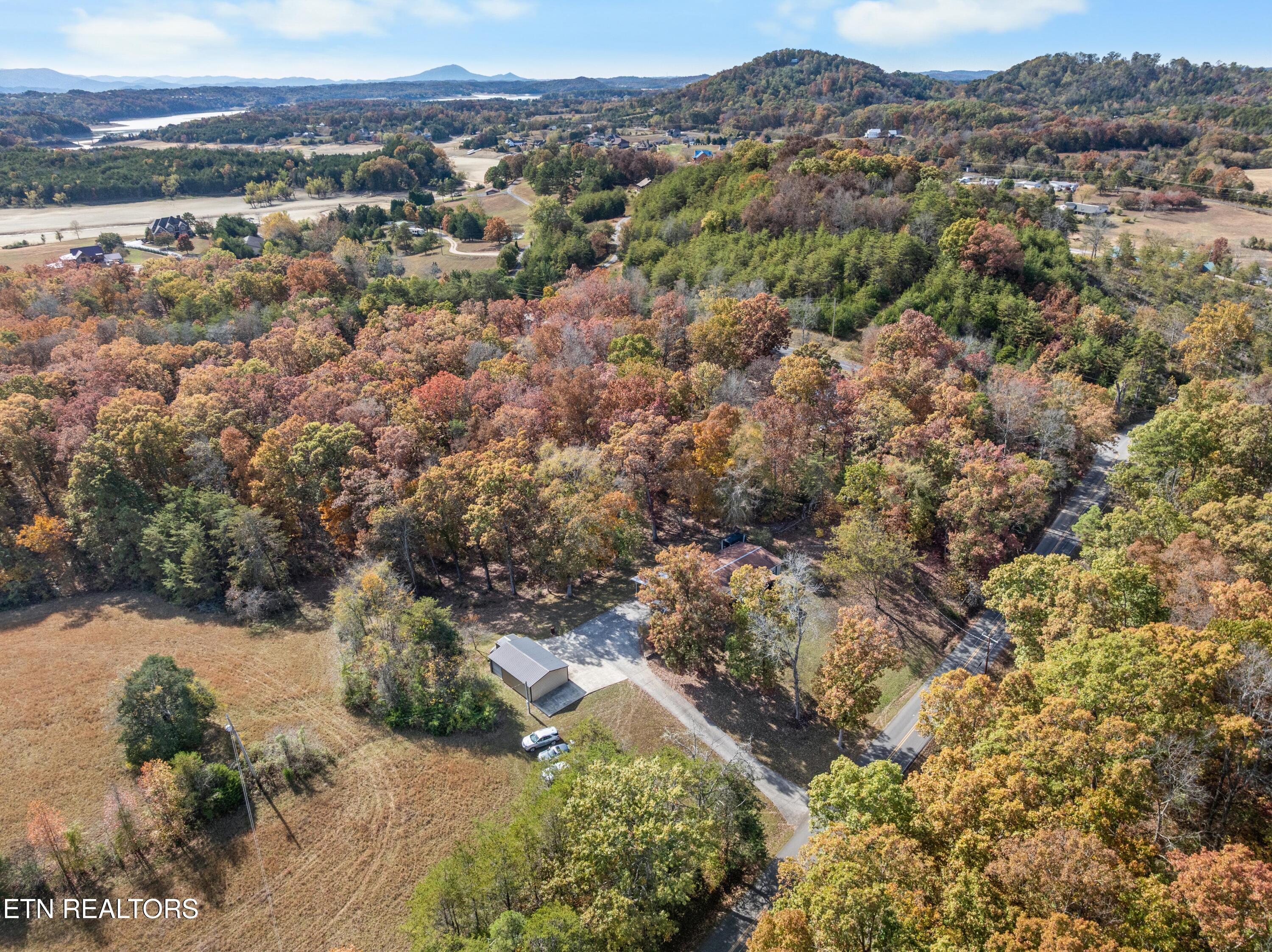 2315 Jim Henry Road Dandridge TN 37725