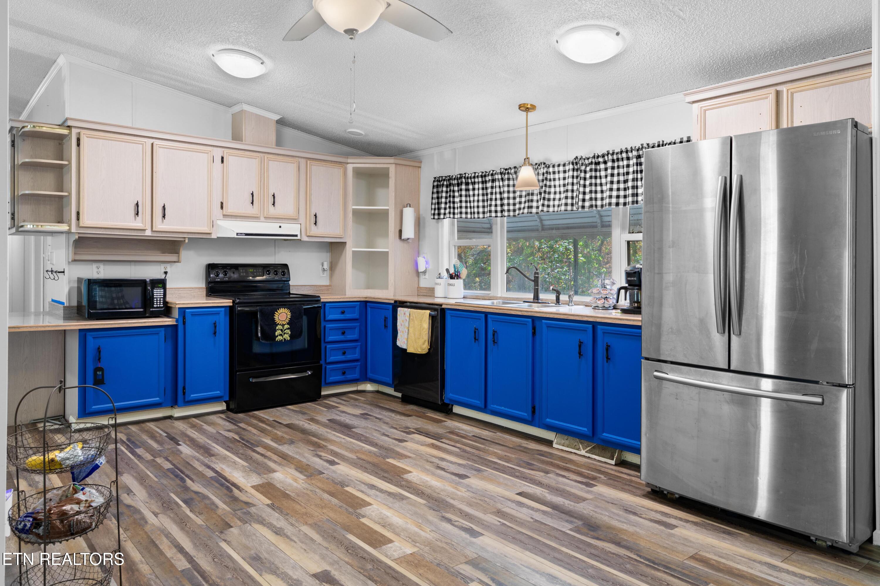 2315 Jim Henry Road Dandridge TN 37725