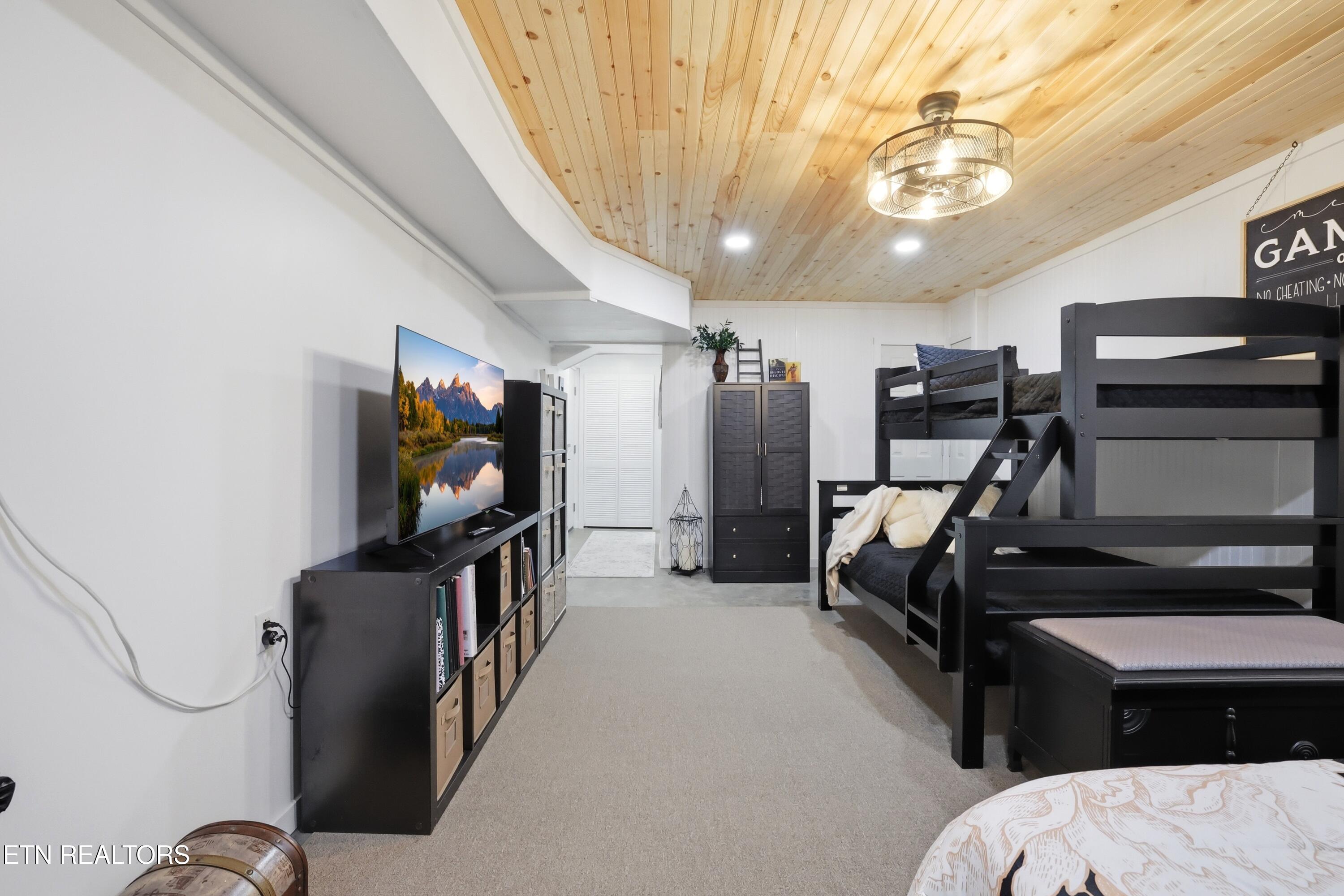 1225 Weaver Lane Dandridge TN 37725