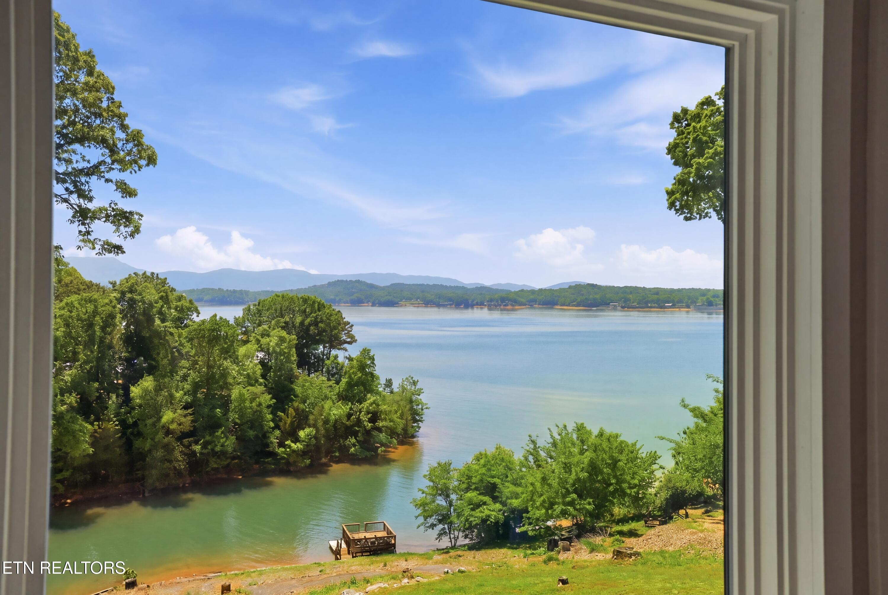 1225 Weaver Lane Dandridge TN 37725
