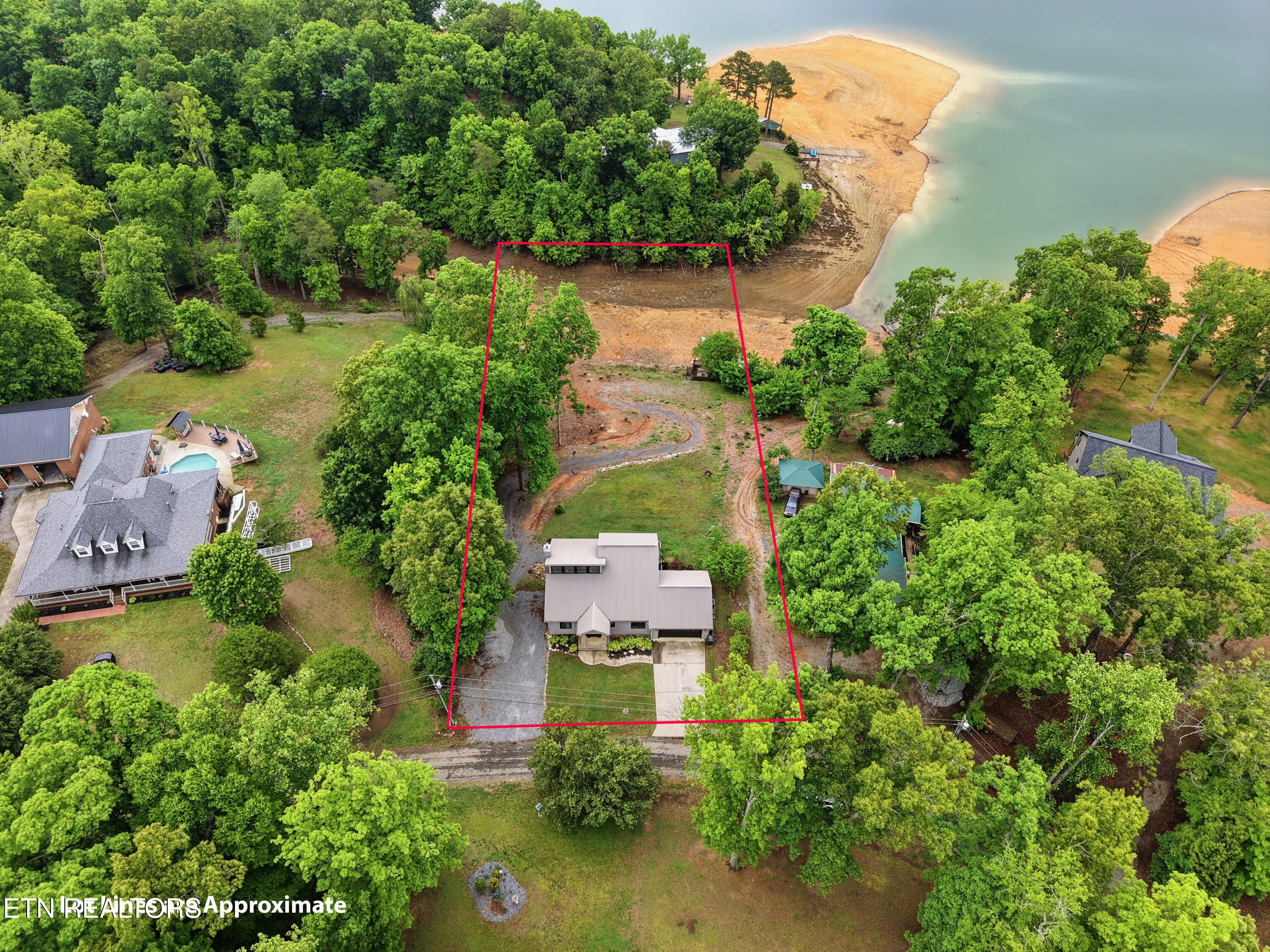 1225 Weaver Lane Dandridge TN 37725
