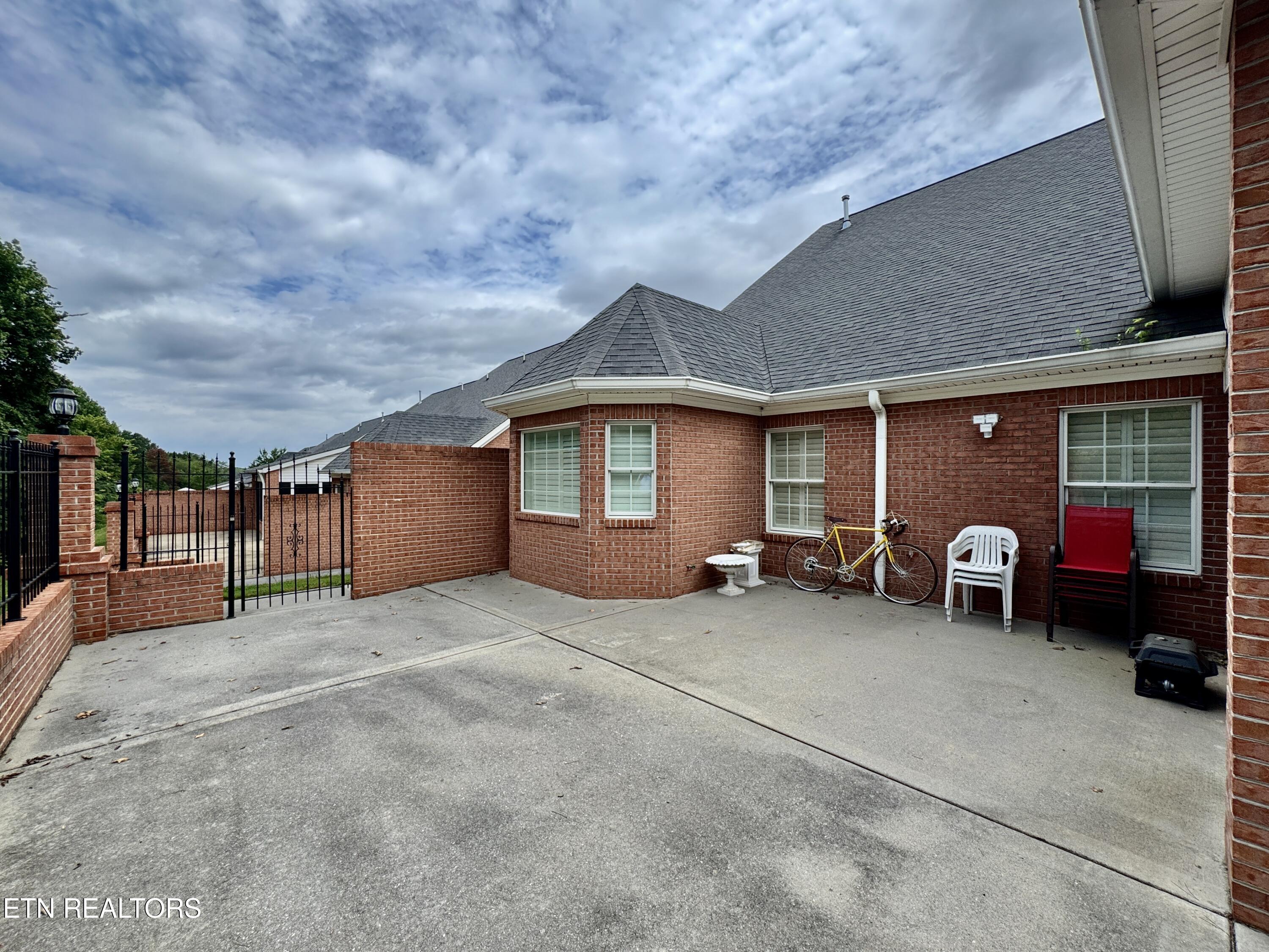 1052 Fine Glen Drive Sevierville TN 37862