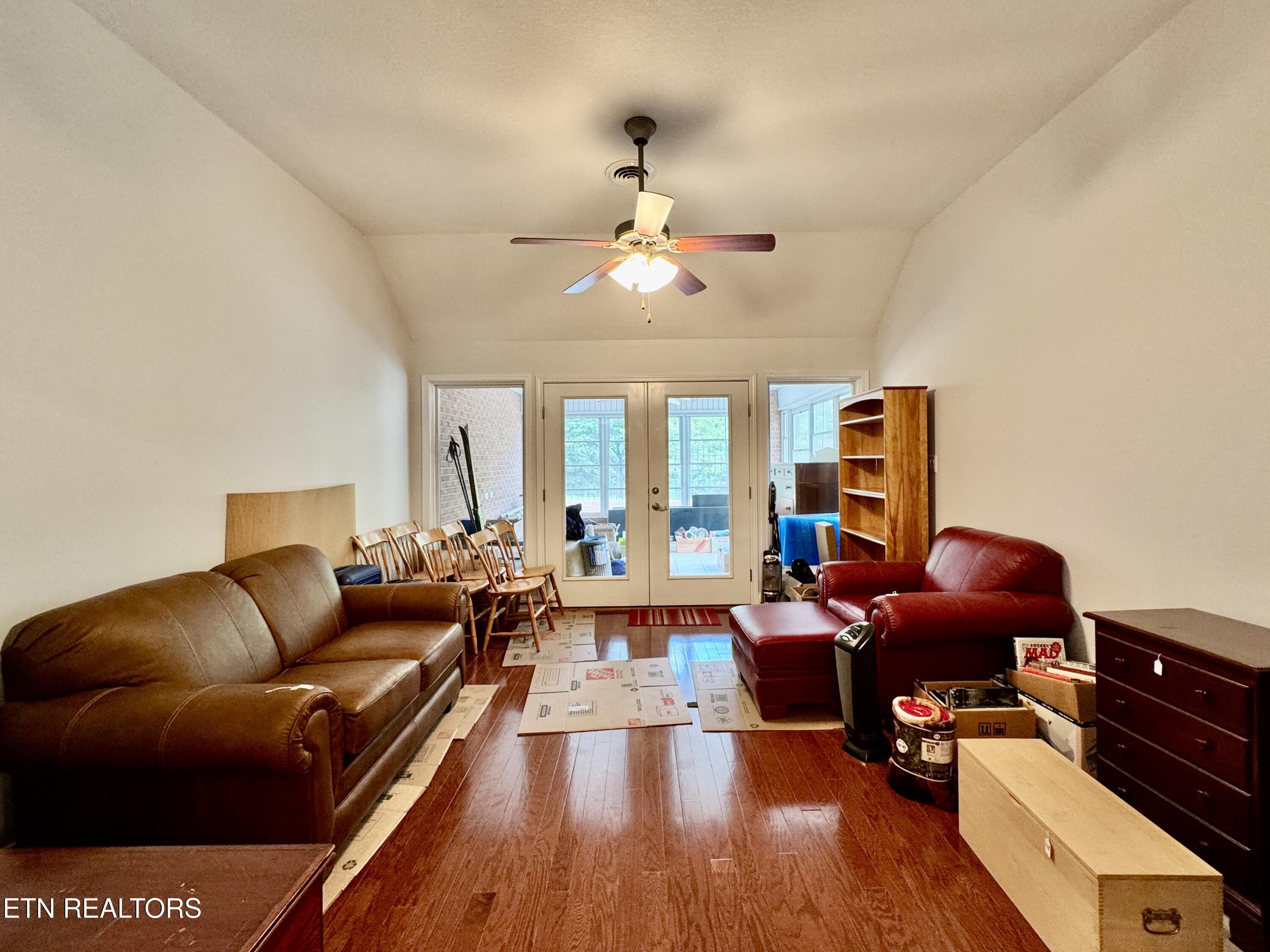 1052 Fine Glen Drive Sevierville TN 37862