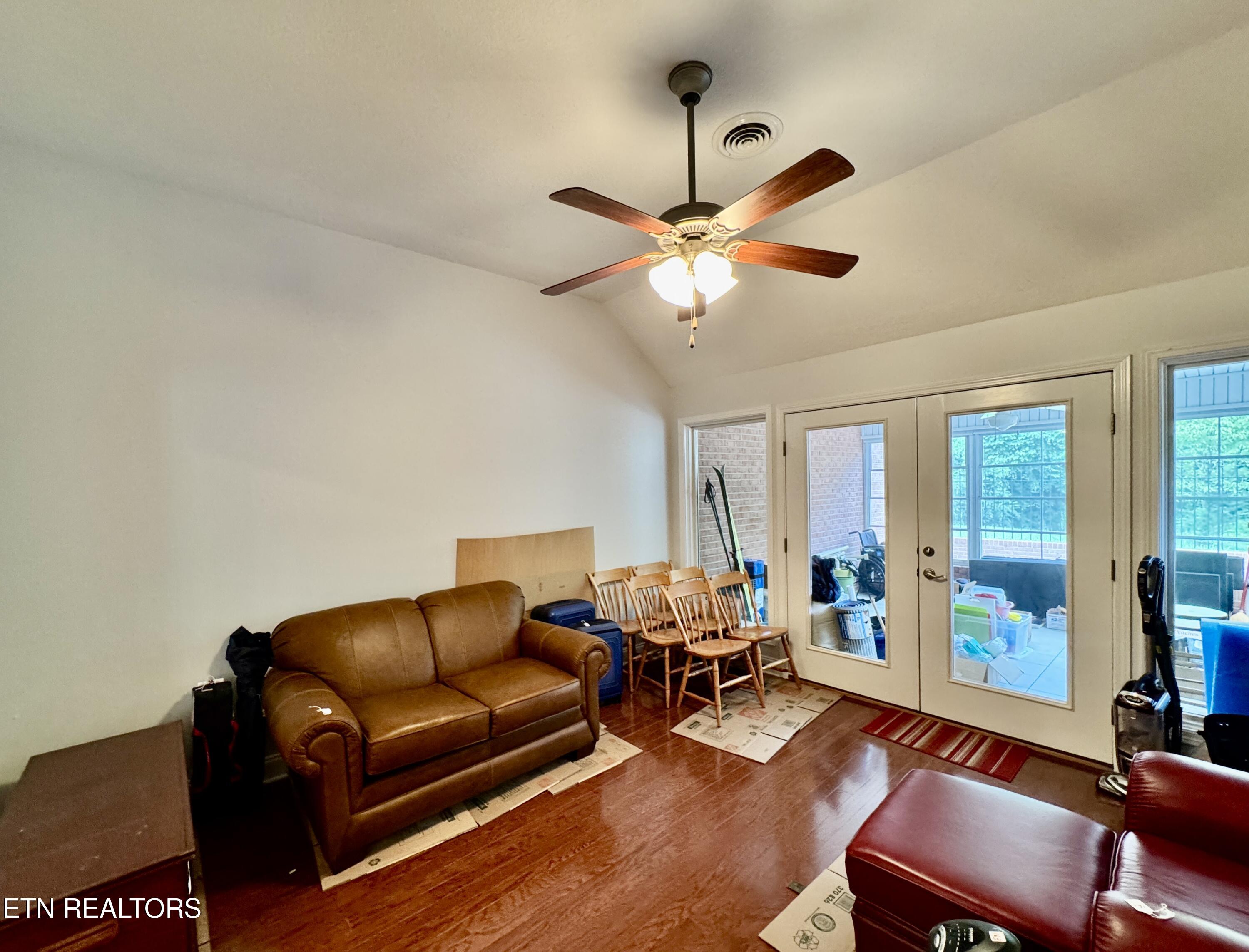 1052 Fine Glen Drive Sevierville TN 37862