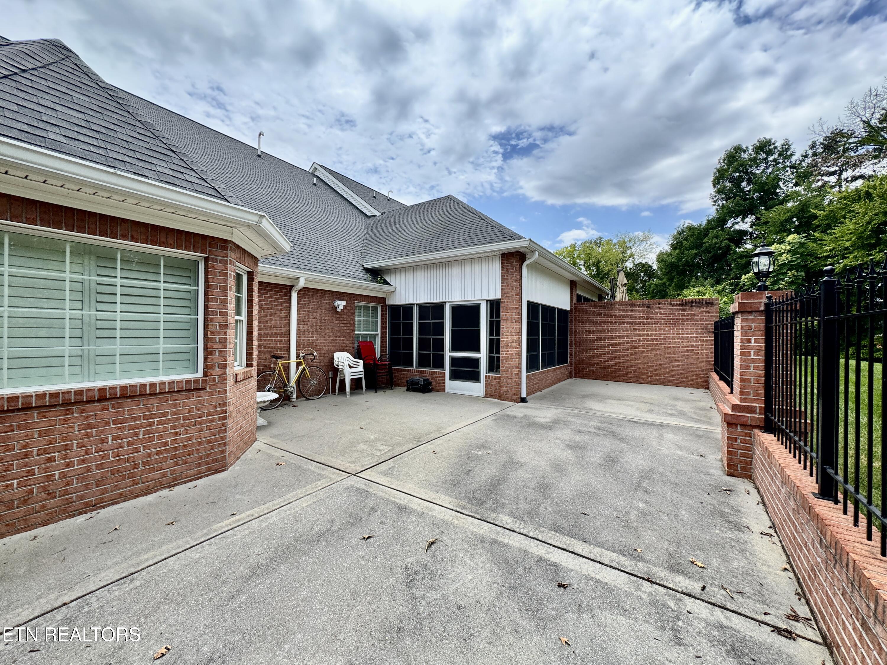 1052 Fine Glen Drive Sevierville TN 37862