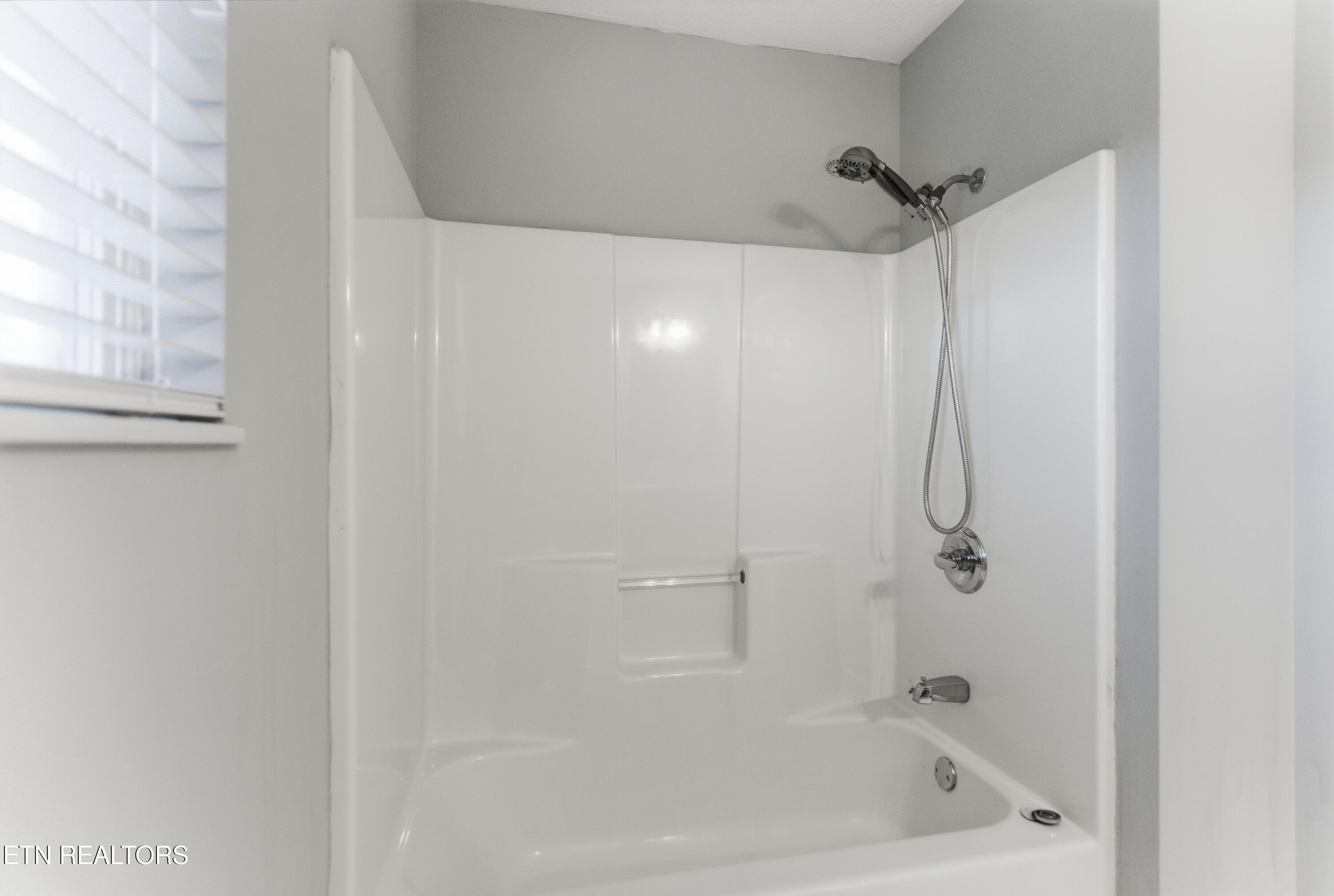 369 Mike Miller Lane Clinton TN 37716