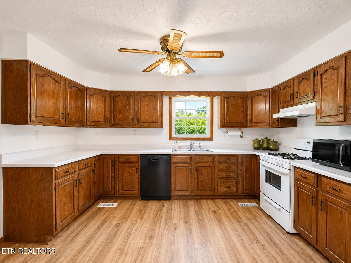 822 Rose Hill Drive Lafollette TN 37766