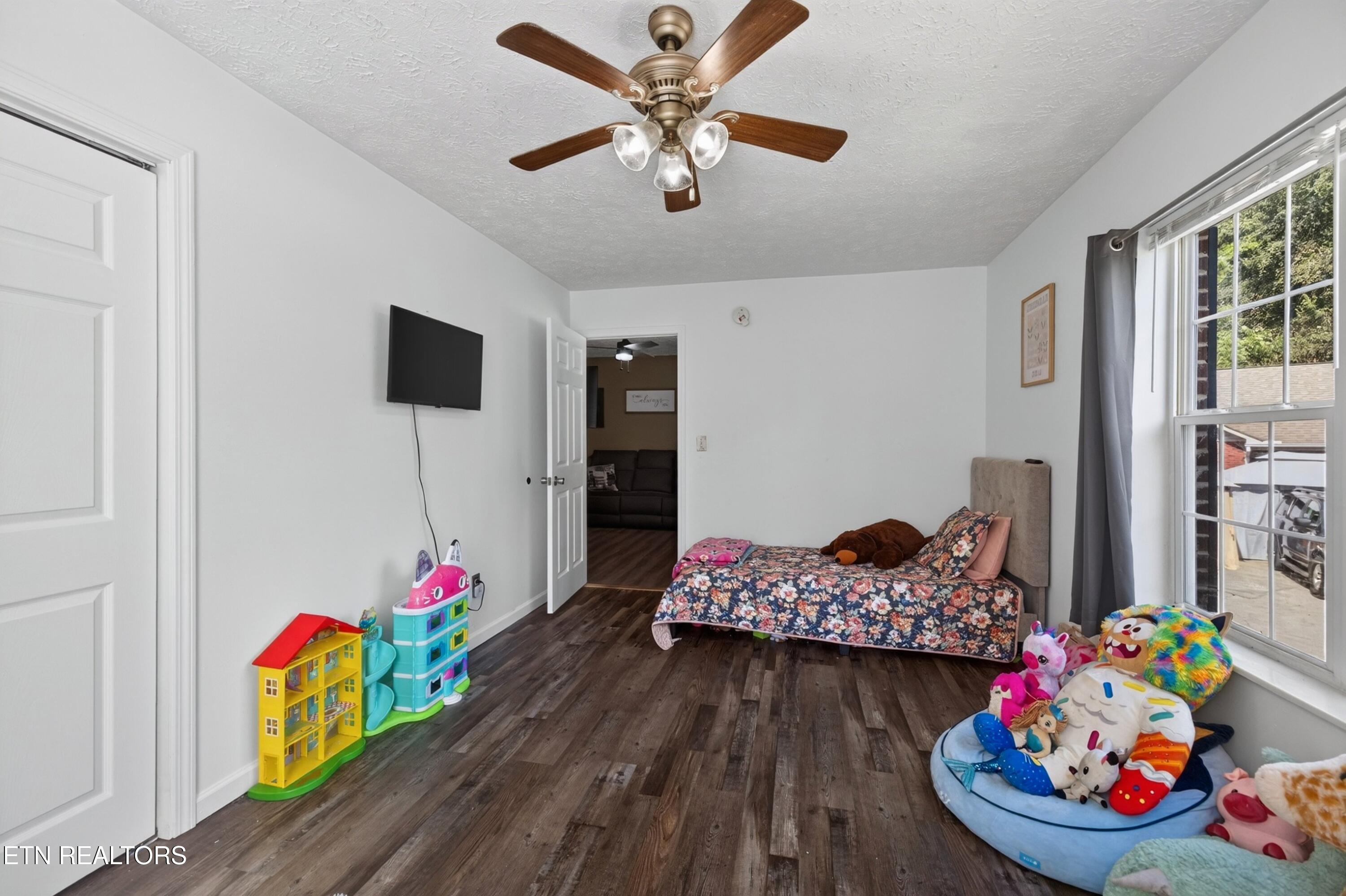 1207 Pool Street Sevierville TN 37862