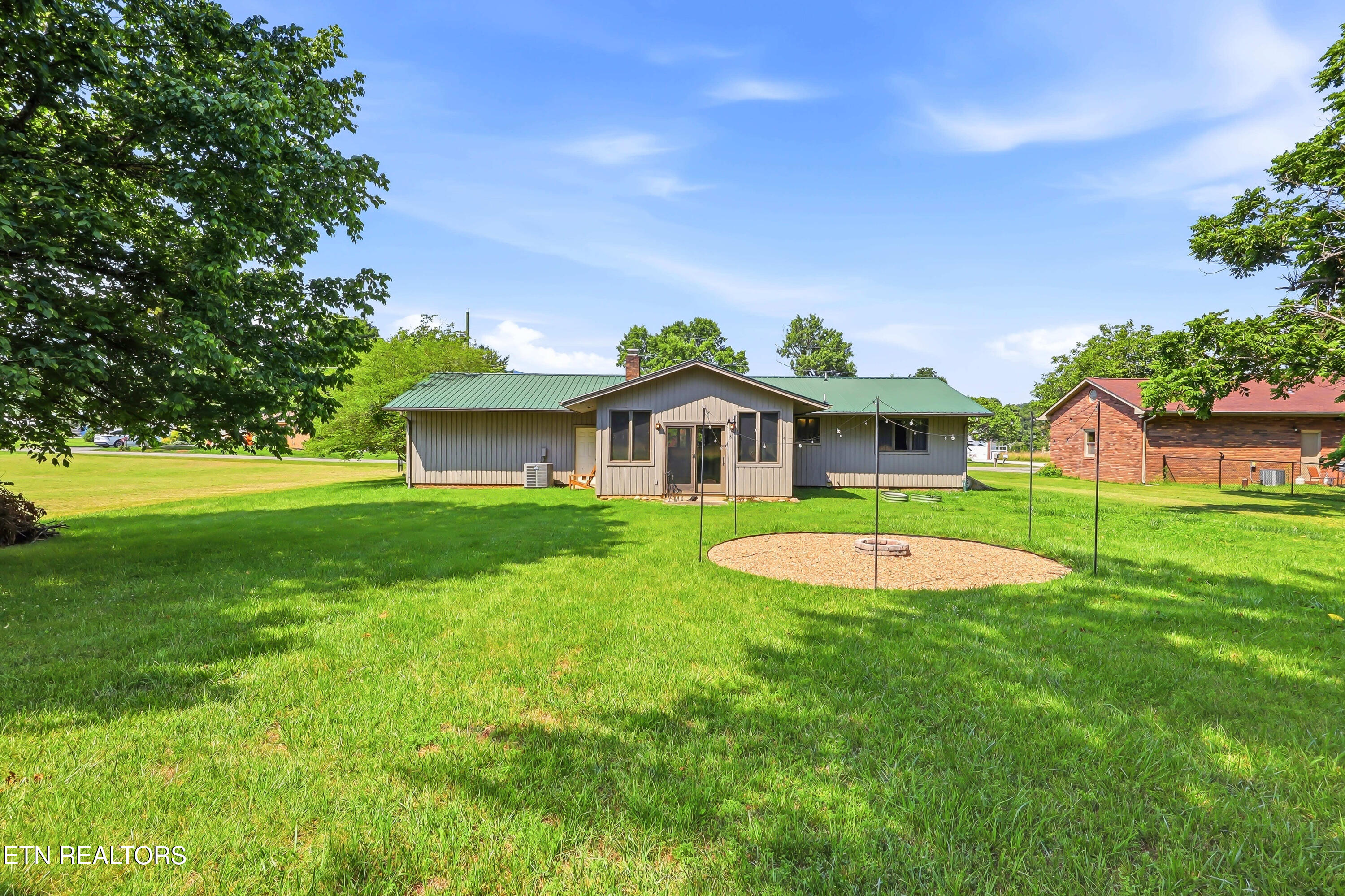327 Sandy Lane Townsend TN 37882