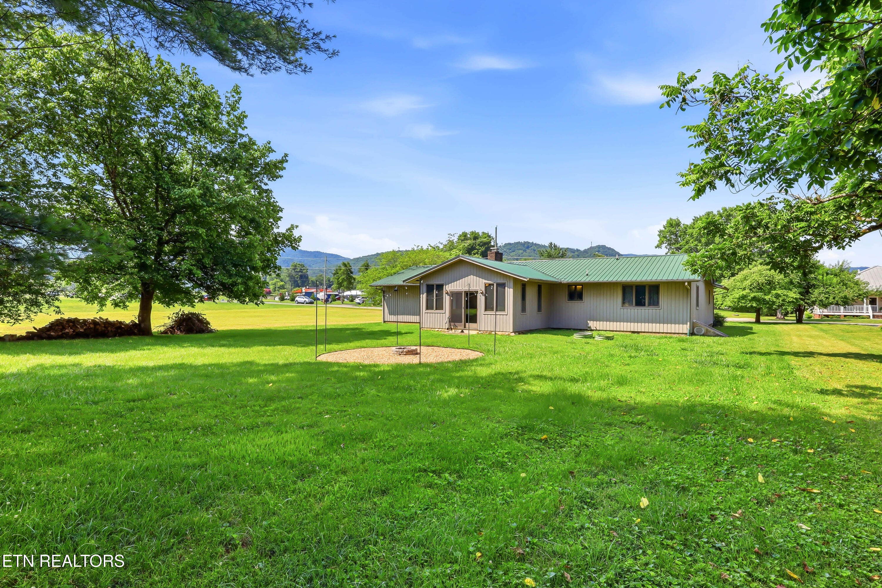 327 Sandy Lane Townsend TN 37882