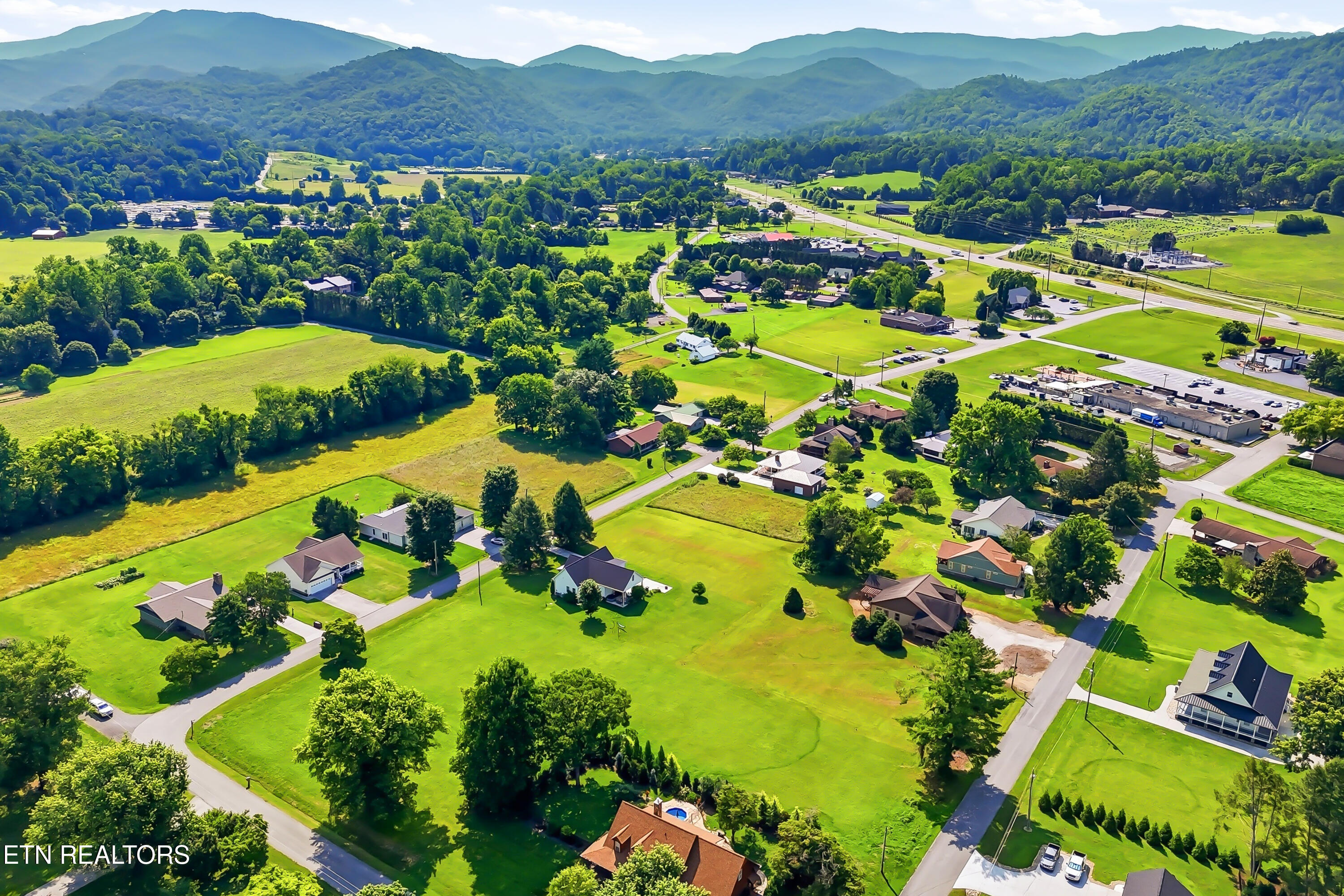 327 Sandy Lane Townsend TN 37882