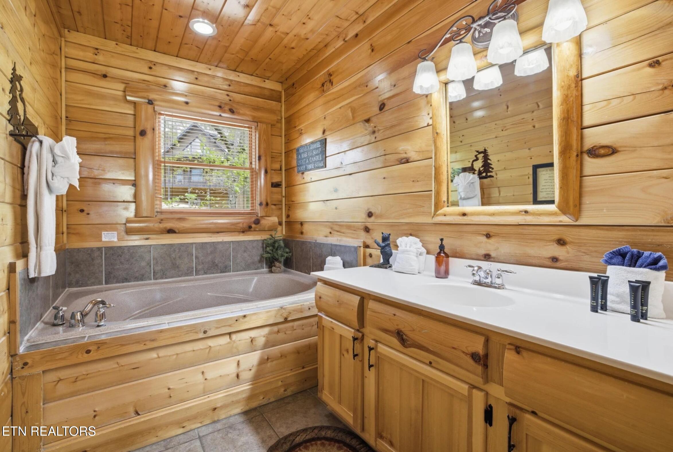 2733 Cats Paw Lane Sevierville TN 37862