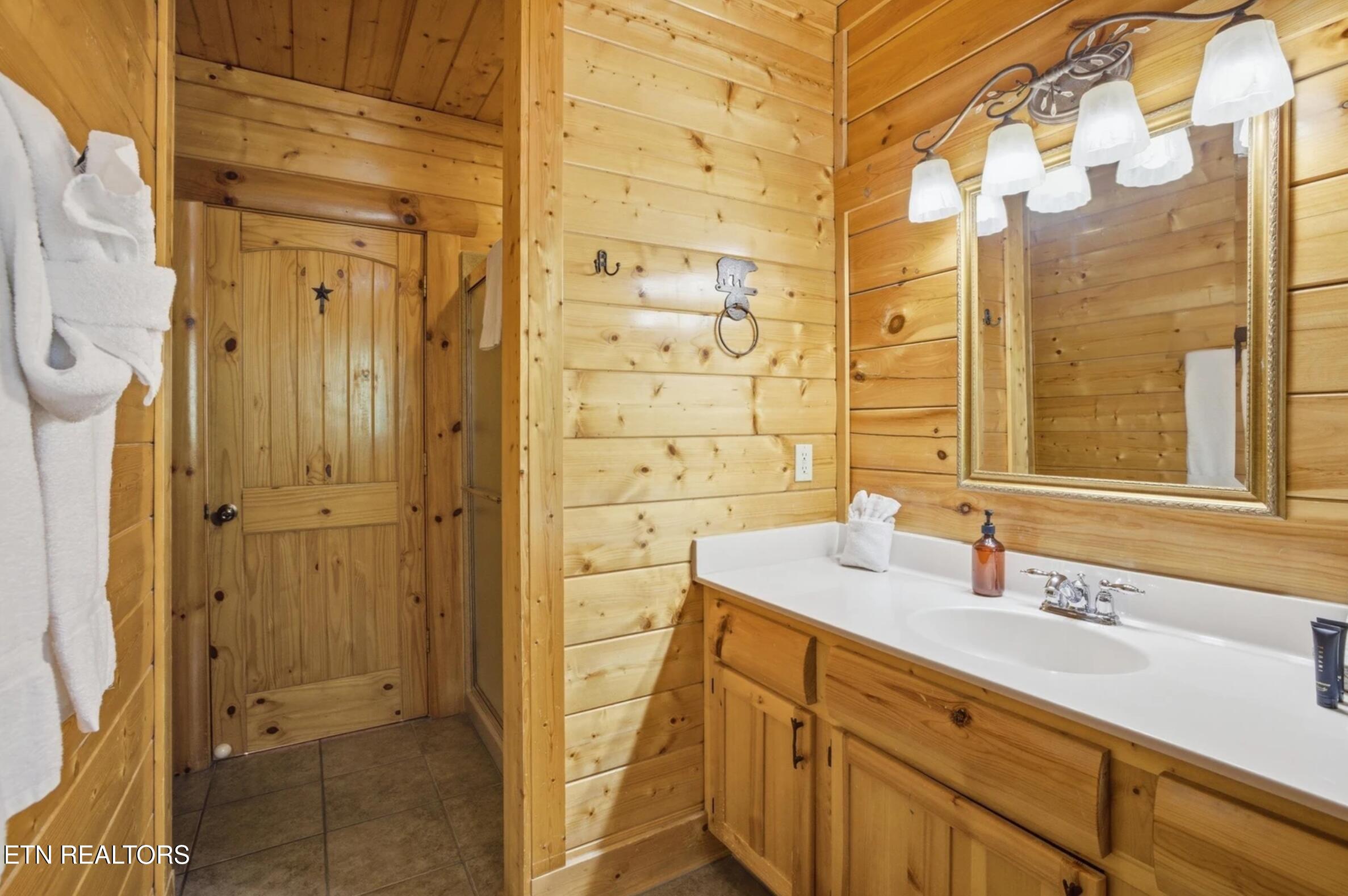 2733 Cats Paw Lane Sevierville TN 37862